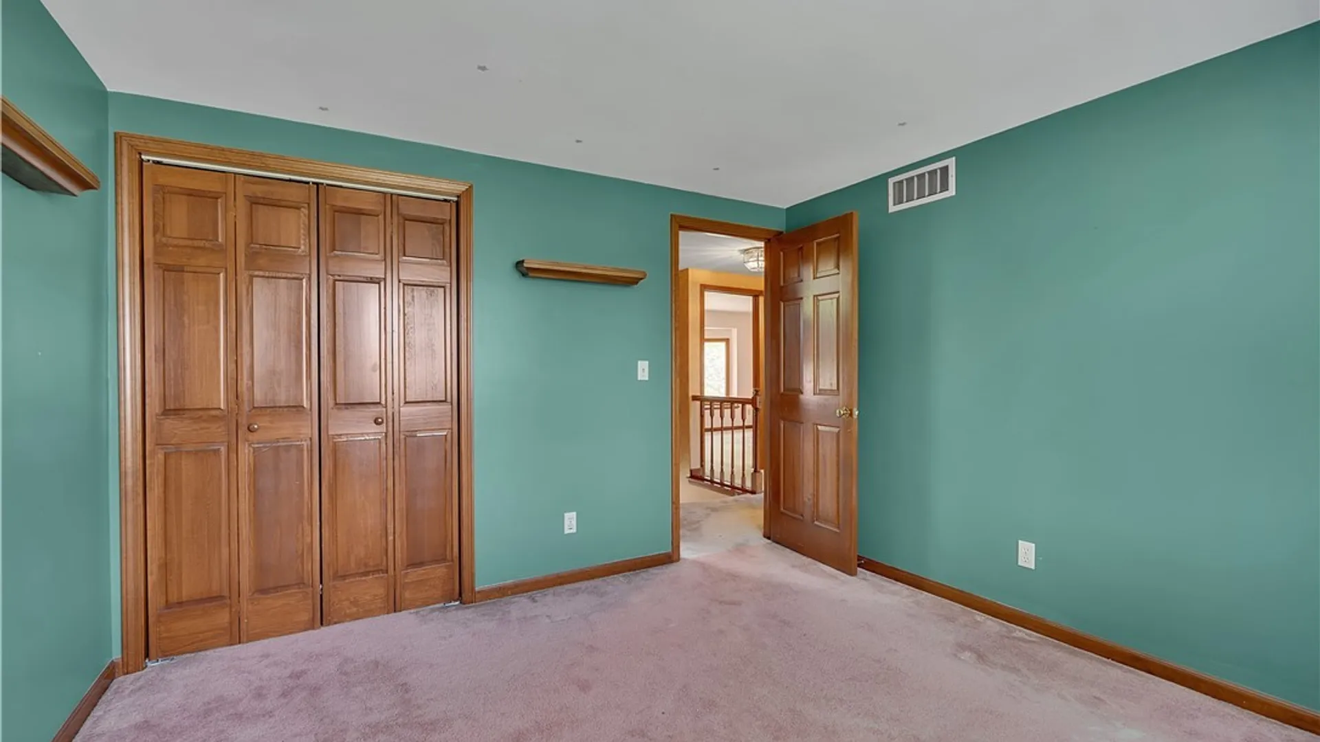 Property at 135 Hunt Club Circle, Amherst, NY 14051 34