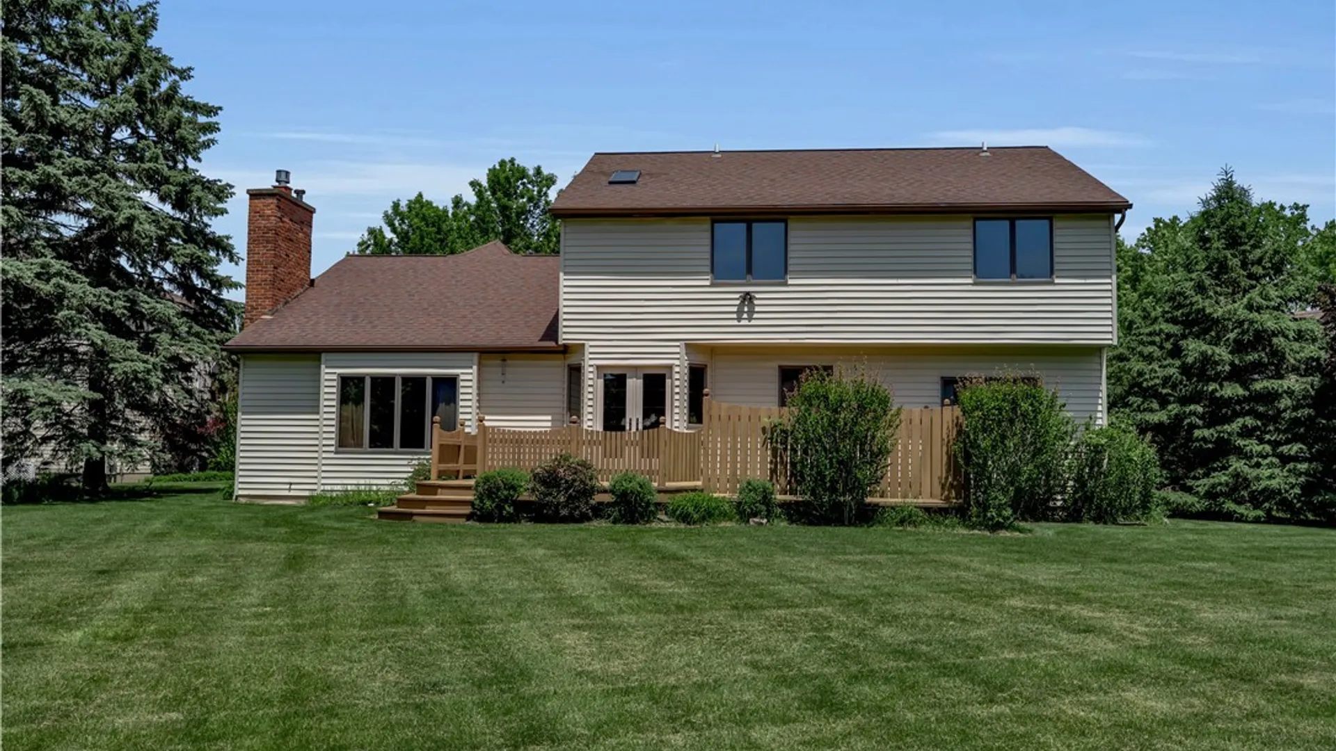 Property at 135 Hunt Club Circle, Amherst, NY 14051 41