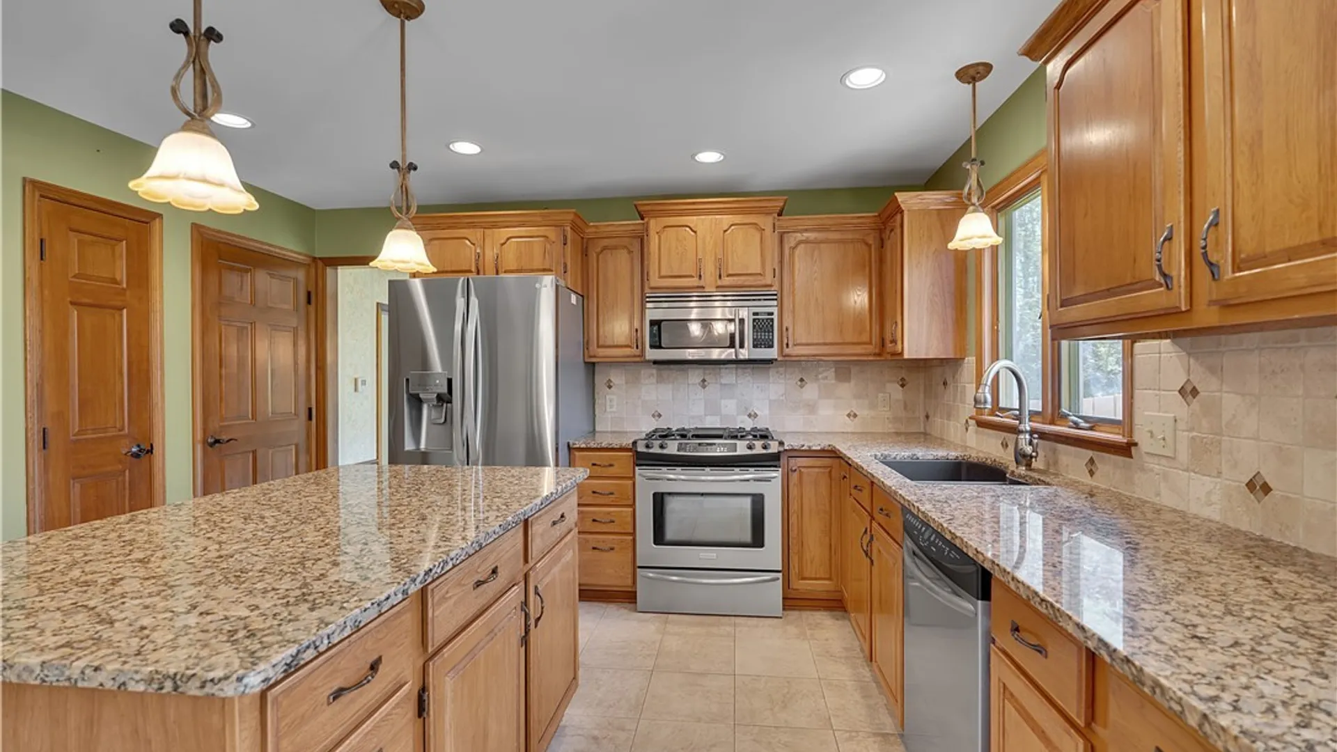 Property at 135 Hunt Club Circle, Amherst, NY 14051 6