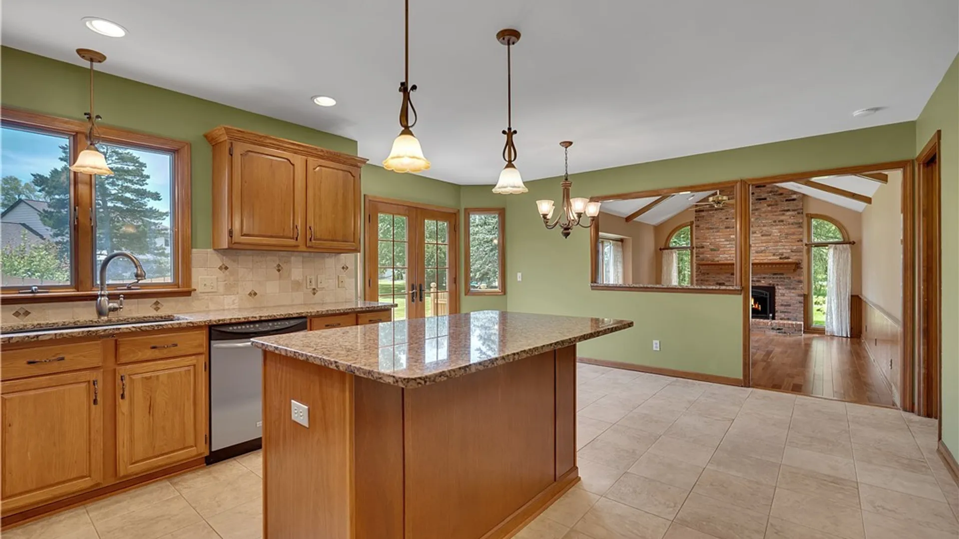 Property at 135 Hunt Club Circle, Amherst, NY 14051 7
