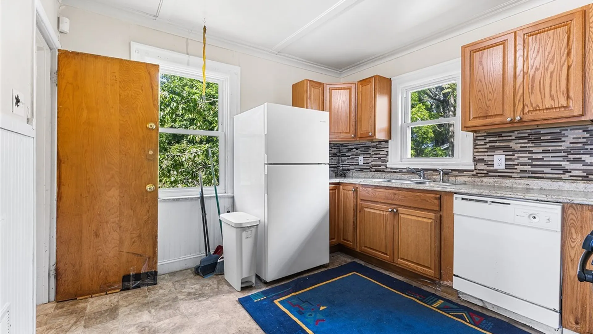 Property at 37 Northrup Place, Buffalo, NY 14214 14