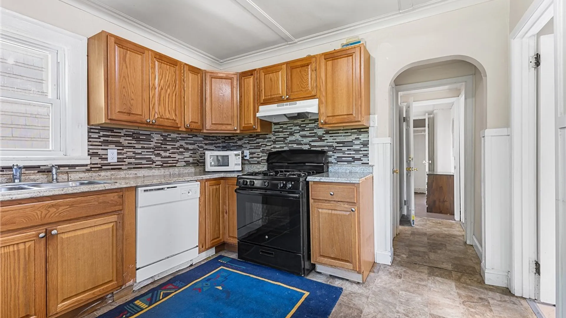 Property at 37 Northrup Place, Buffalo, NY 14214 16