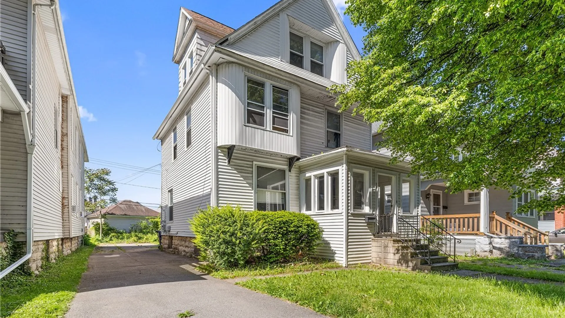 Property at 37 Northrup Place, Buffalo, NY 14214 2
