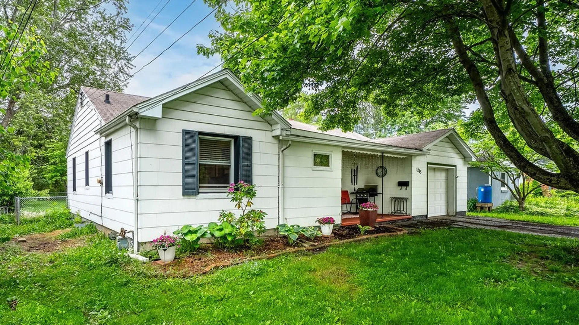Property at 1285 Parkview Drive, North Tonawanda, NY 14120 2