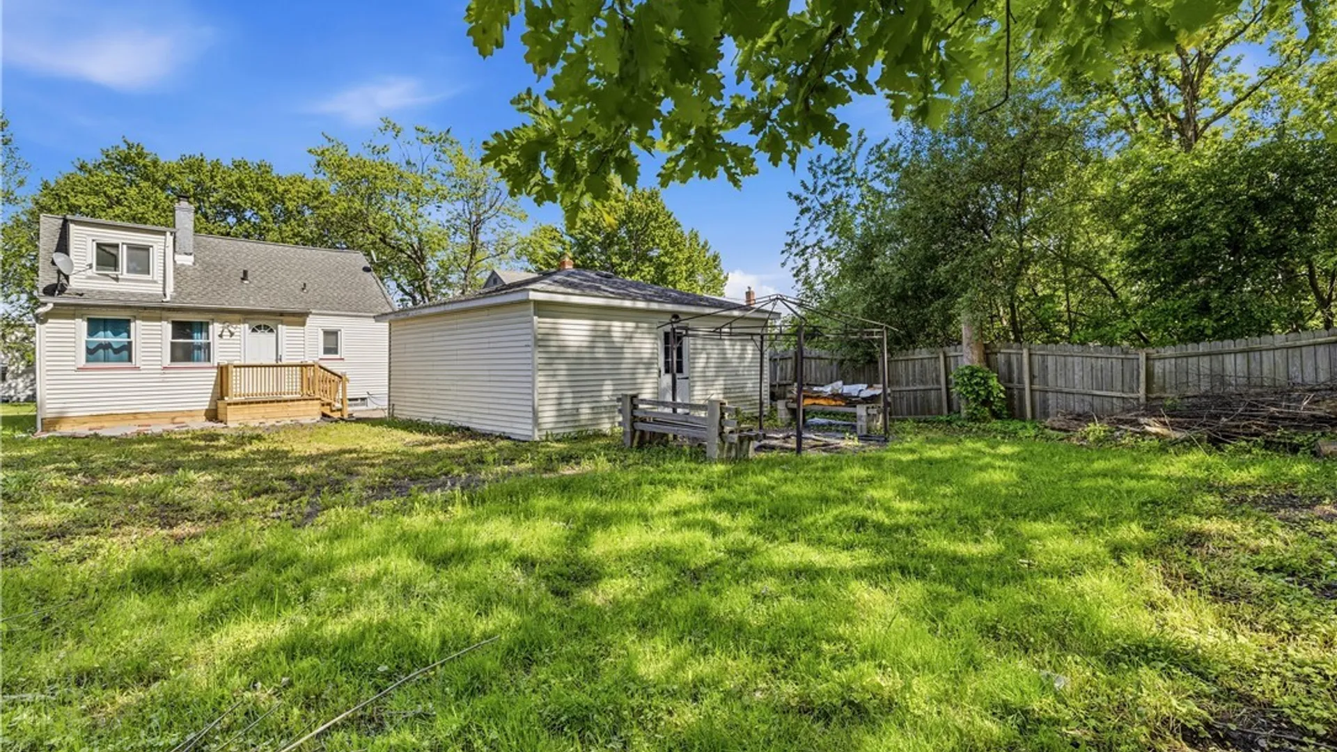 Property at 74 S Huxley Drive, Cheektowaga, NY 14225 34