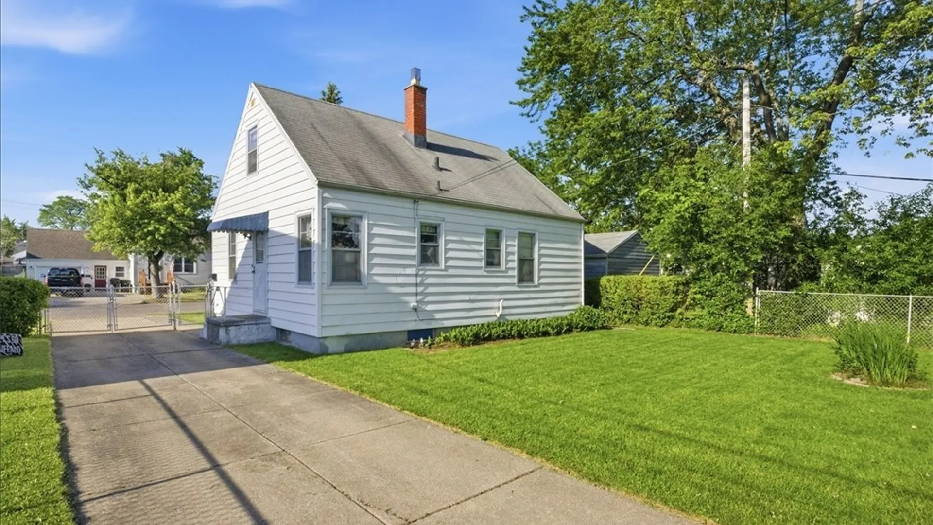Property at 12 Tussing Lane, Tonawanda, NY 14150 24