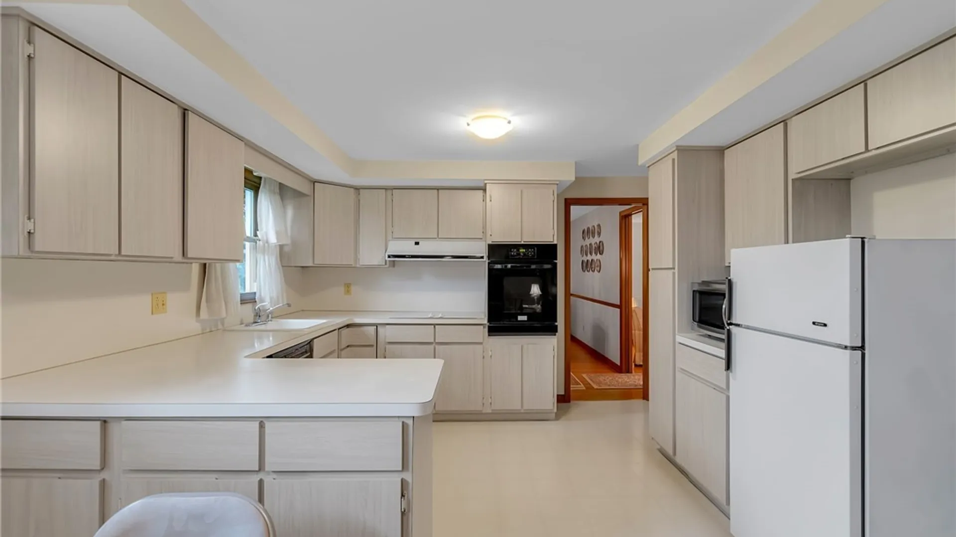 Property at 15 Cypress Court, Amherst, NY 14221 14