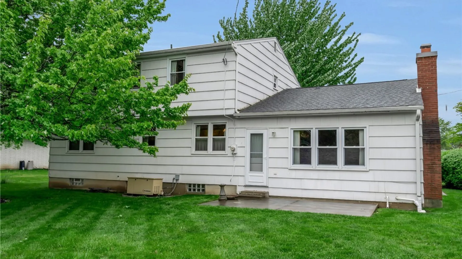 Property at 15 Cypress Court, Amherst, NY 14221 2