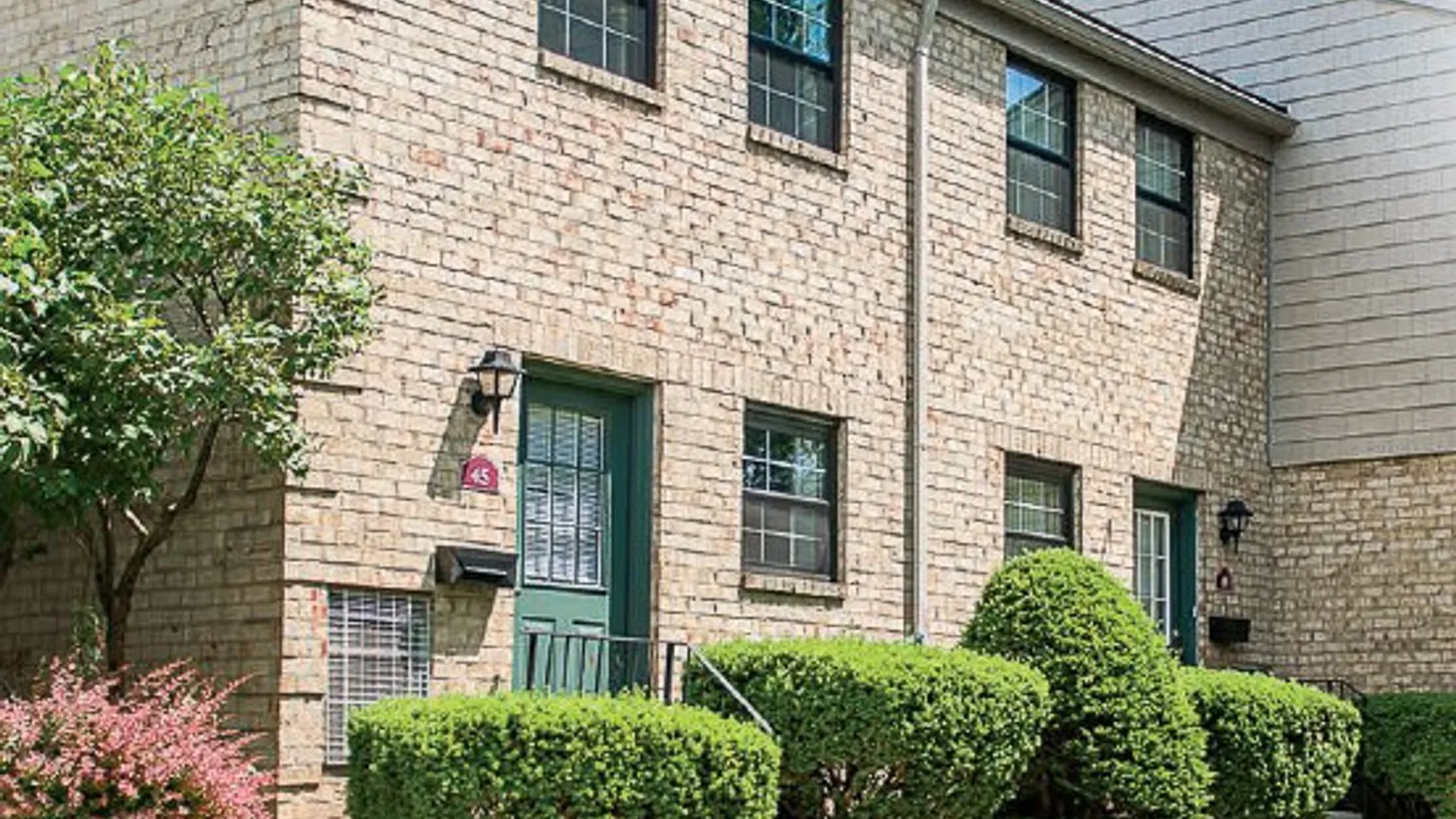 Property at 245 Chartwell Court, Brighton, NY 14618 12