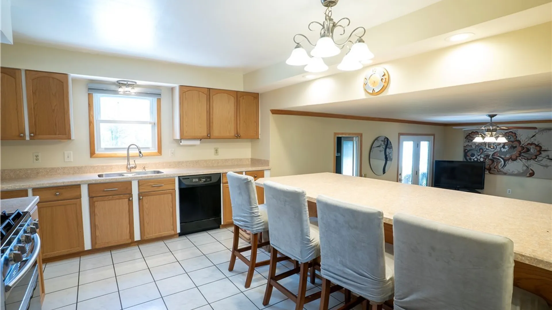 Property at 8013 Thyme Circle, Clay, NY 13090 12