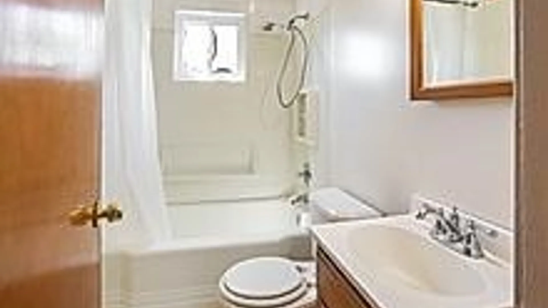 Property at 105 Nokomis Parkway, Cheektowaga, NY 14225 11