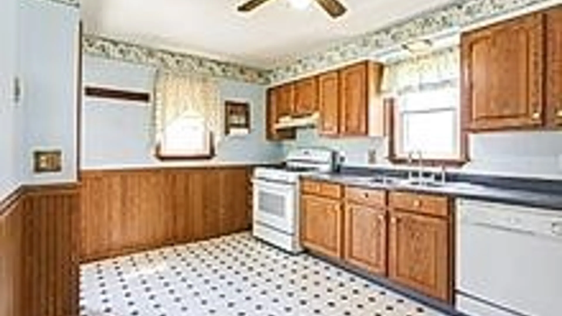Property at 105 Nokomis Parkway, Cheektowaga, NY 14225 3