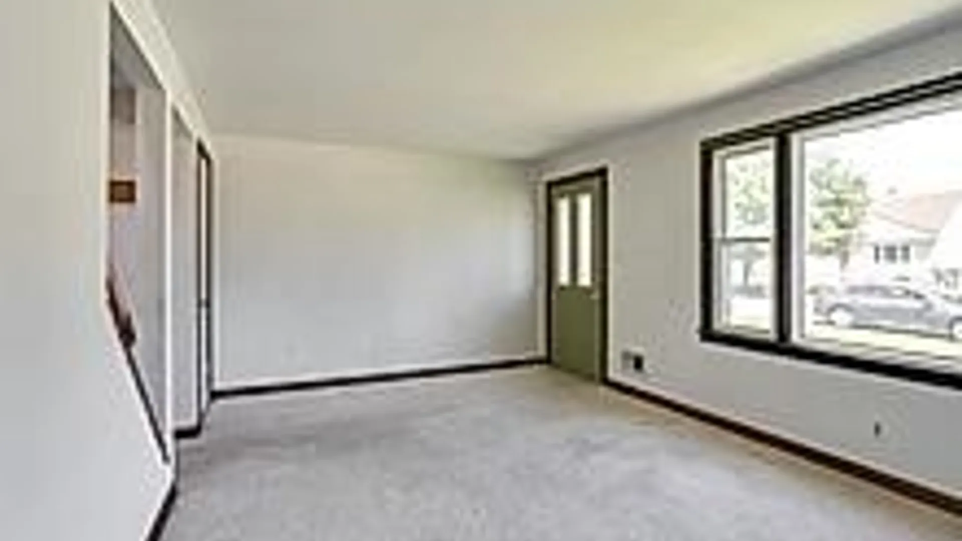 Property at 105 Nokomis Parkway, Cheektowaga, NY 14225 4