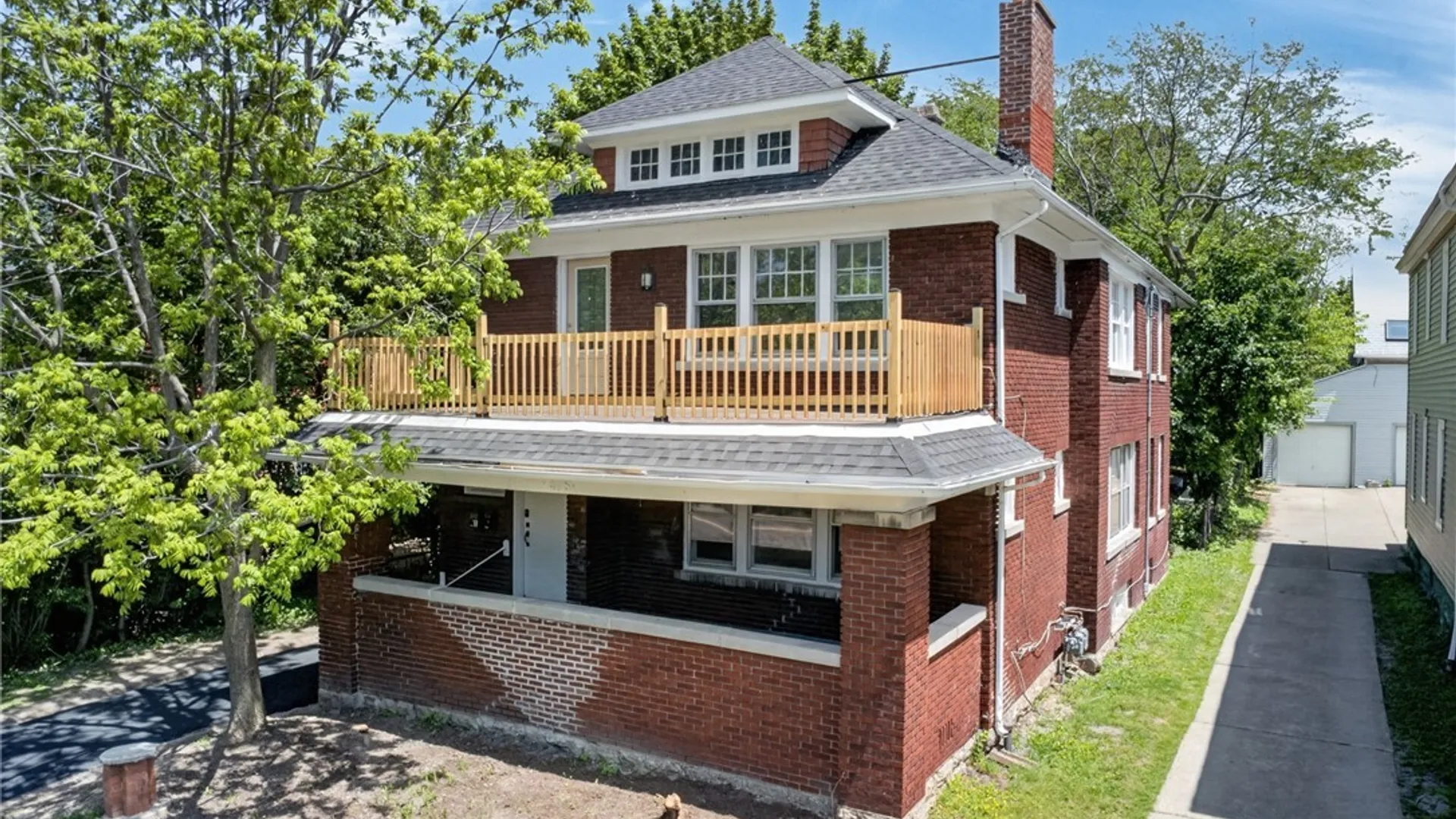 Property at 405 Parkside Avenue, Buffalo, NY 14216 7