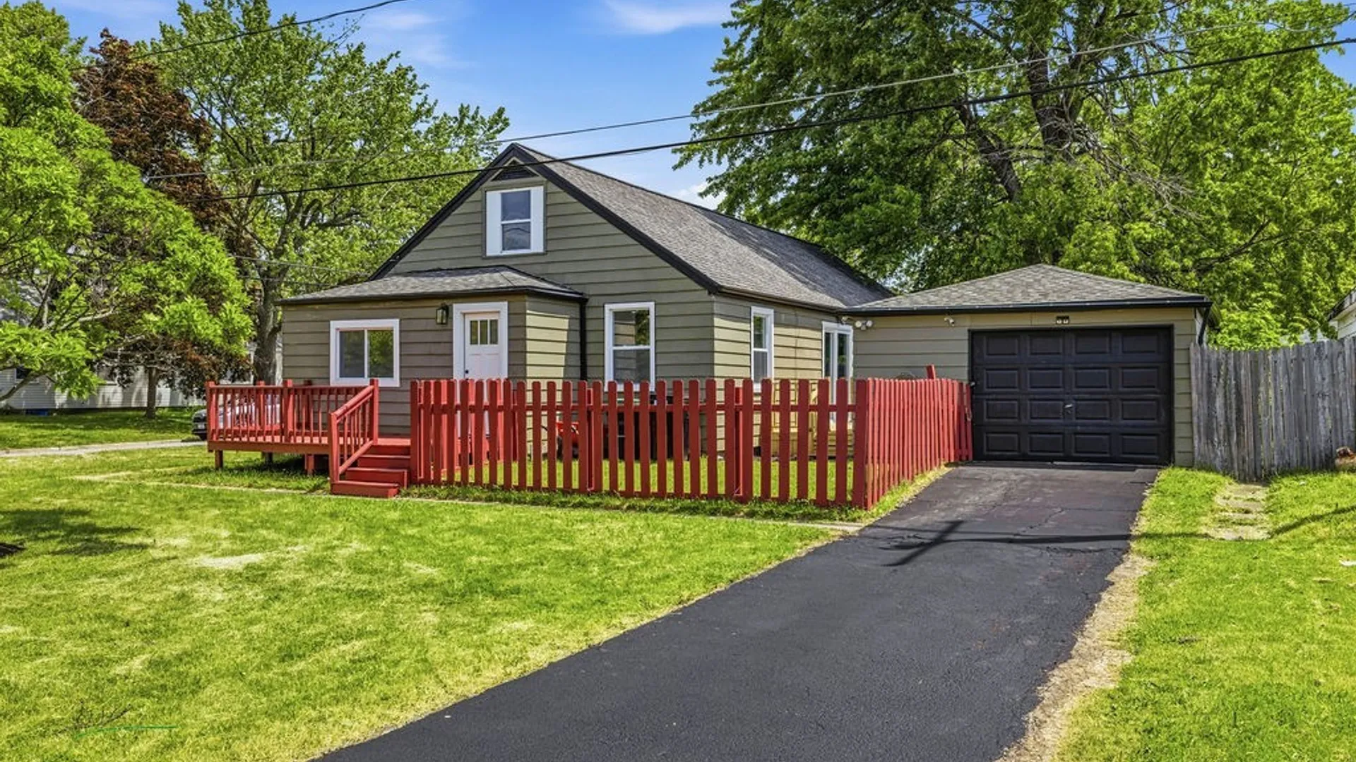 Property at 5 Twain Court, Tonawanda, NY 14150 2