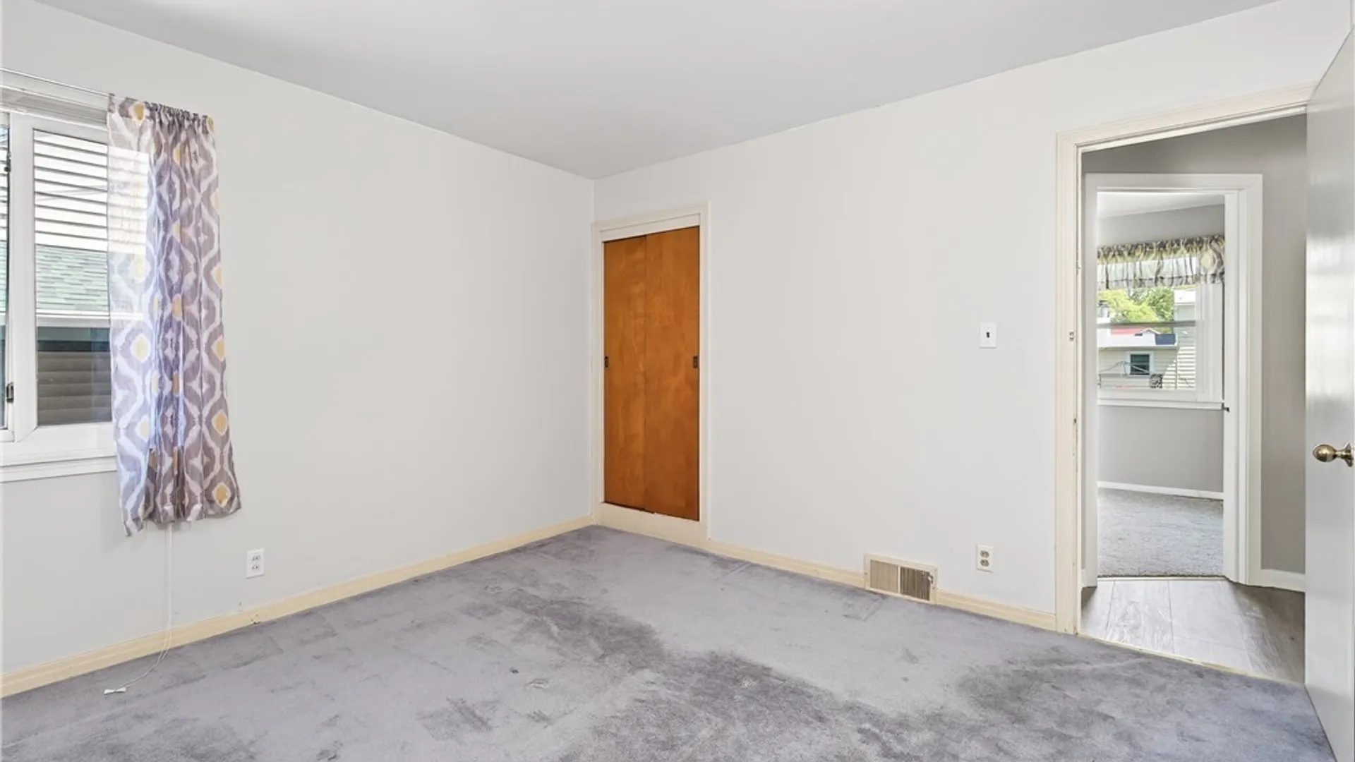 Property at 2662 Greenfield Avenue, Hamburg, NY 14075 12