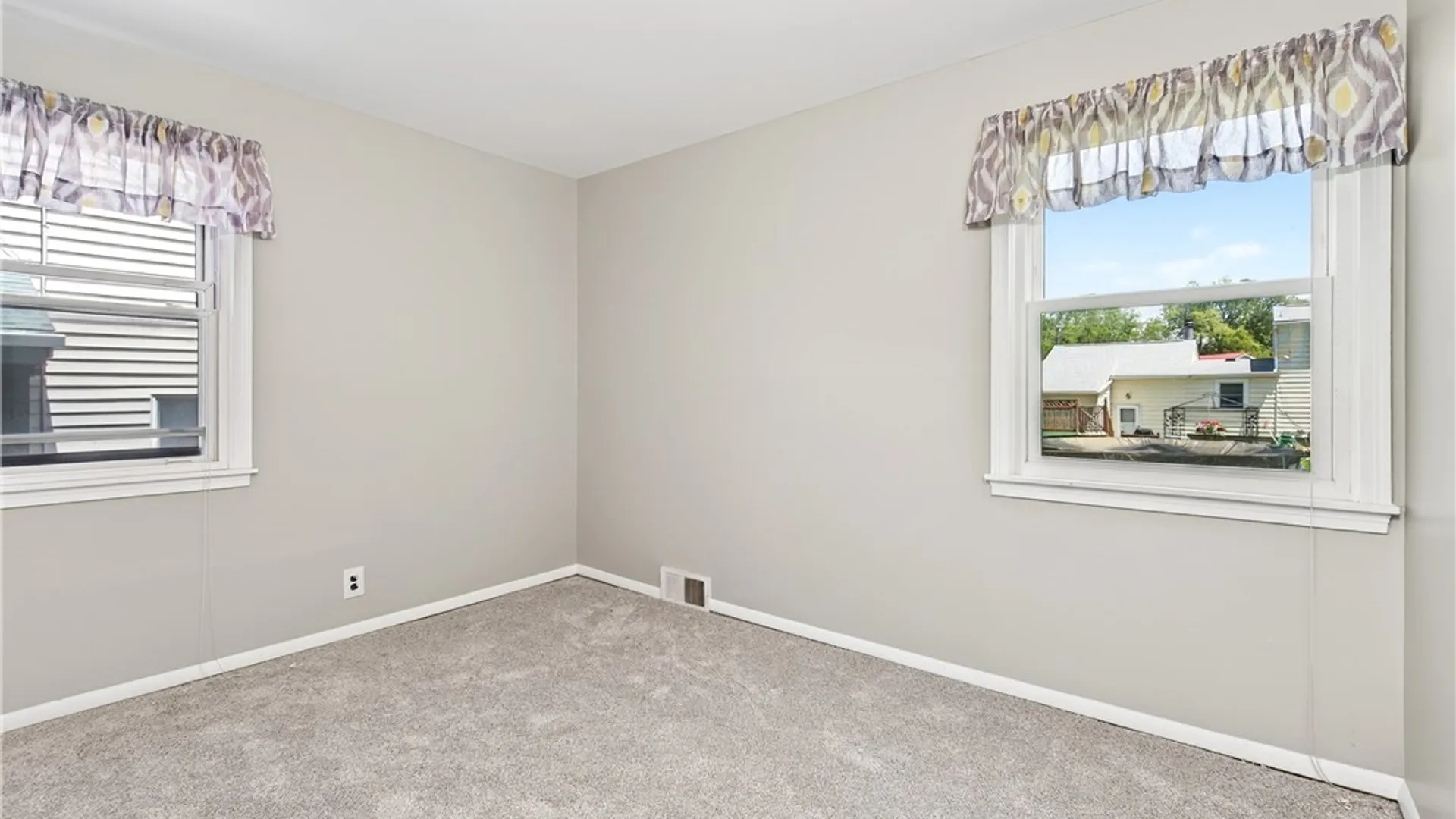 Property at 2662 Greenfield Avenue, Hamburg, NY 14075 13