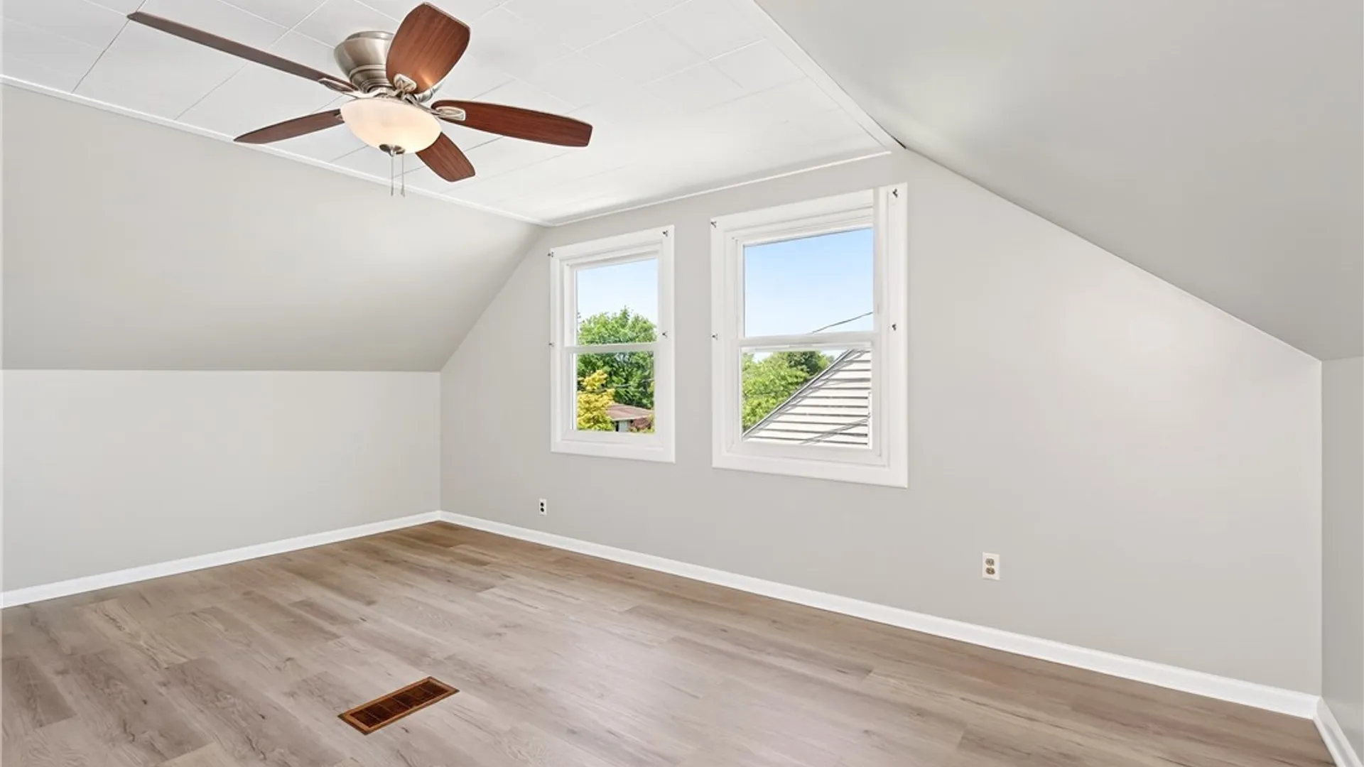 Property at 2662 Greenfield Avenue, Hamburg, NY 14075 16
