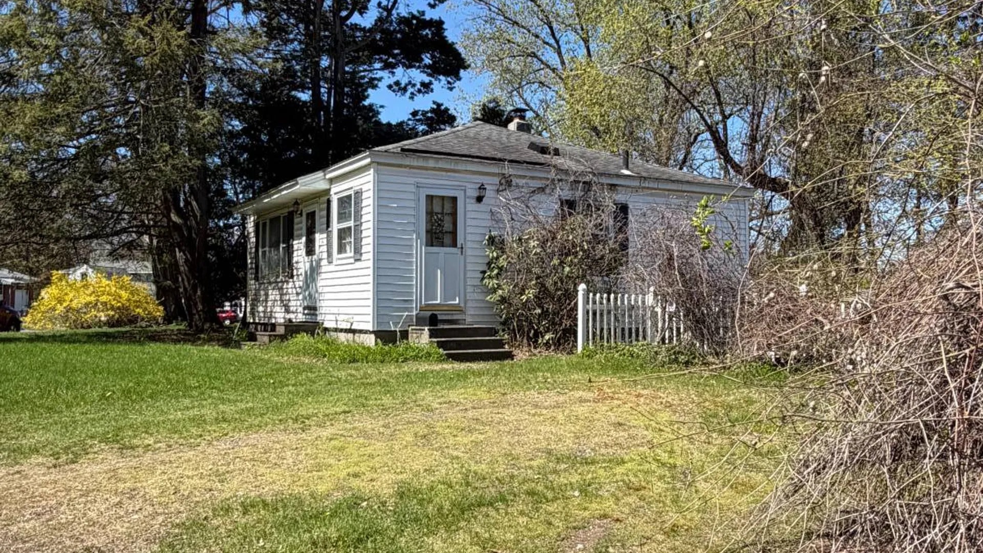 Property at 1062 6th St, Schenectady, NY 12303 2