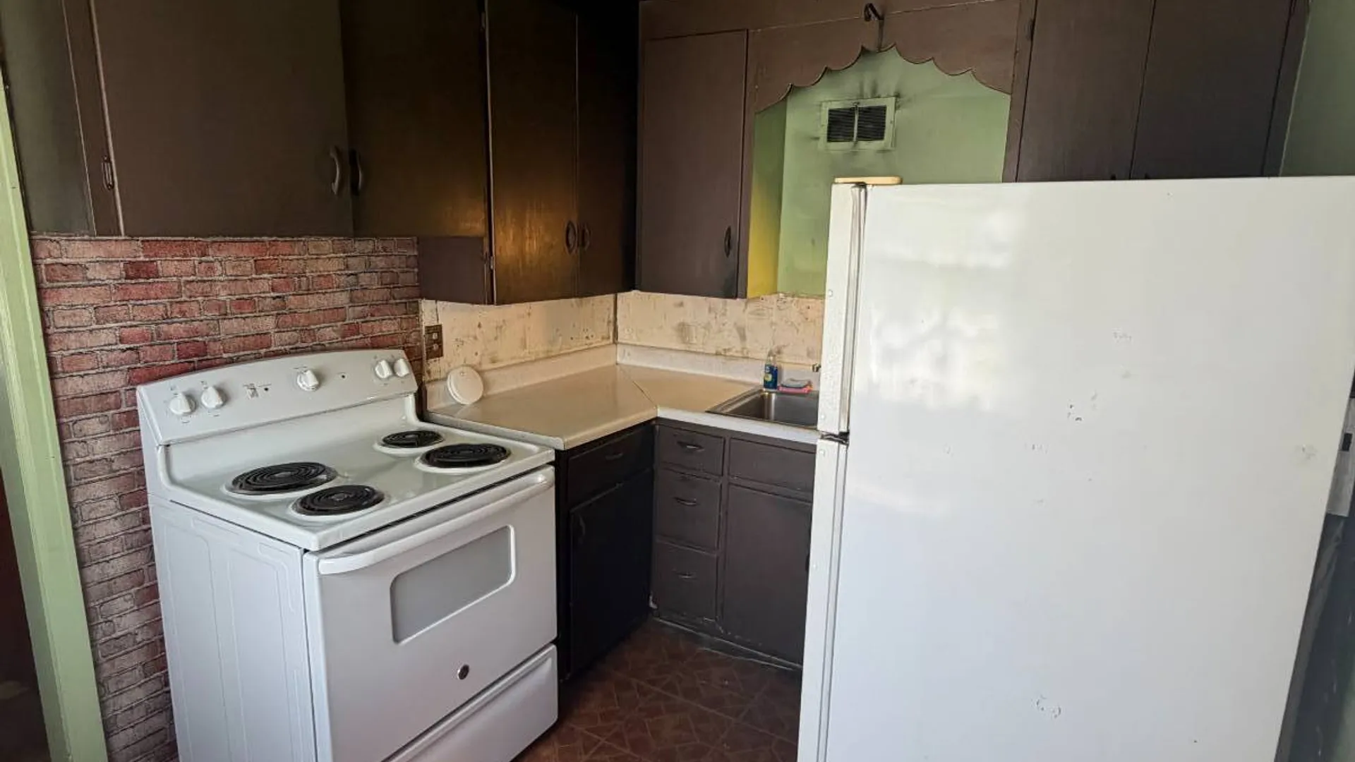 Property at 1062 6th St, Schenectady, NY 12303 3