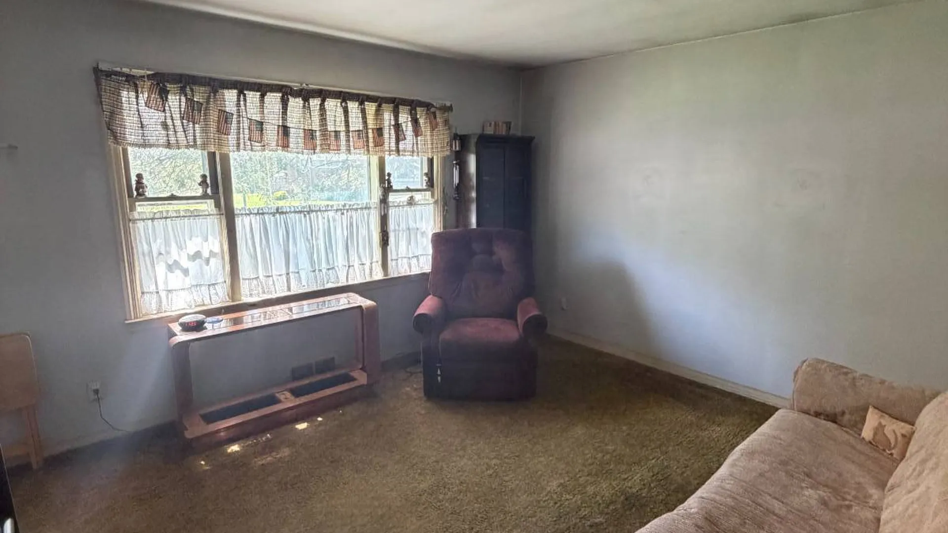 Property at 1062 6th St, Schenectady, NY 12303 7