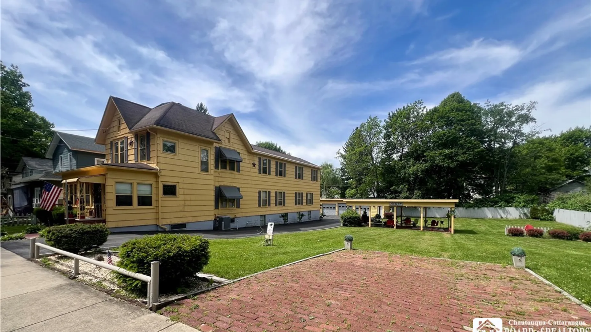 Property at 18 W 10th Street, Jamestown, NY 14701 4