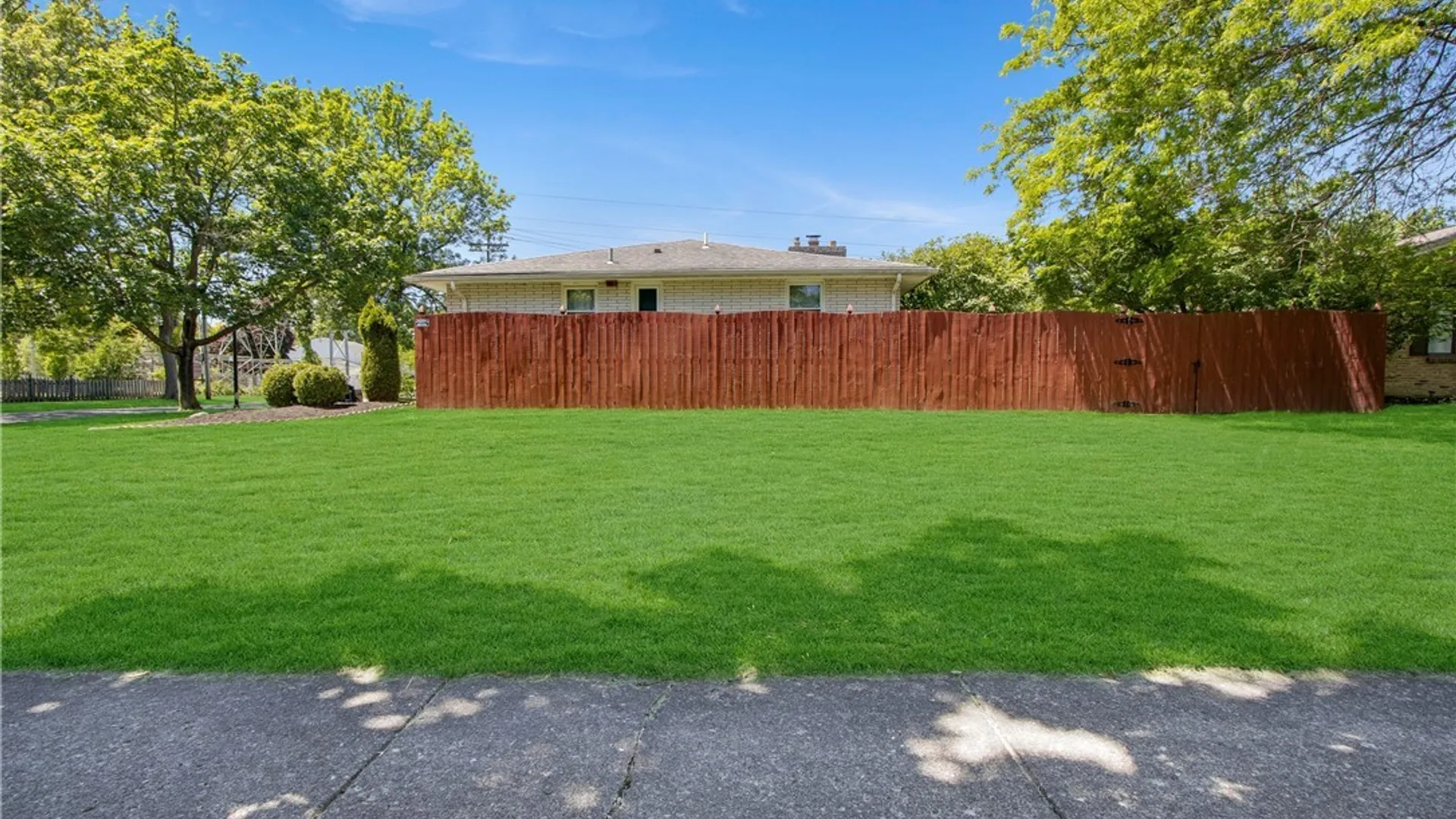 Property at 206 Countryside Lane, Amherst, NY 14221 10