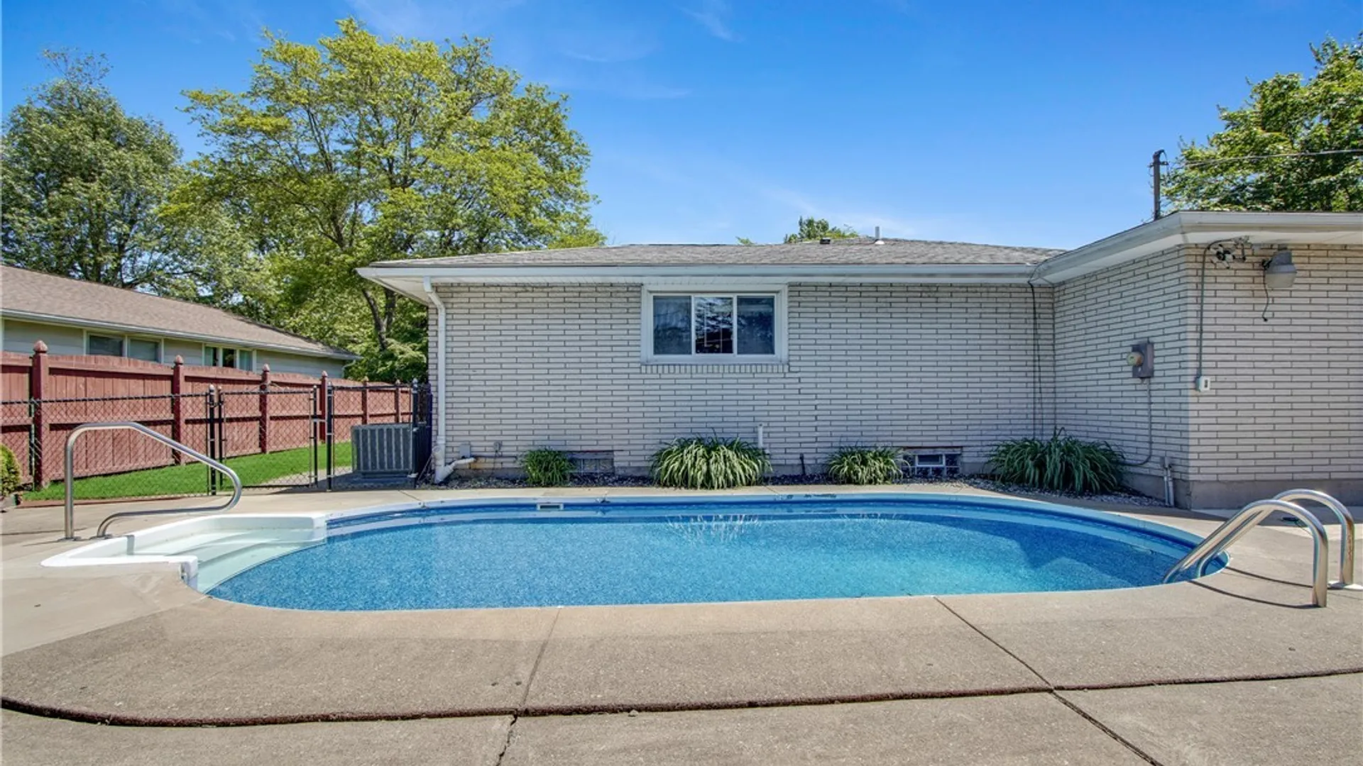 Property at 206 Countryside Lane, Amherst, NY 14221 12
