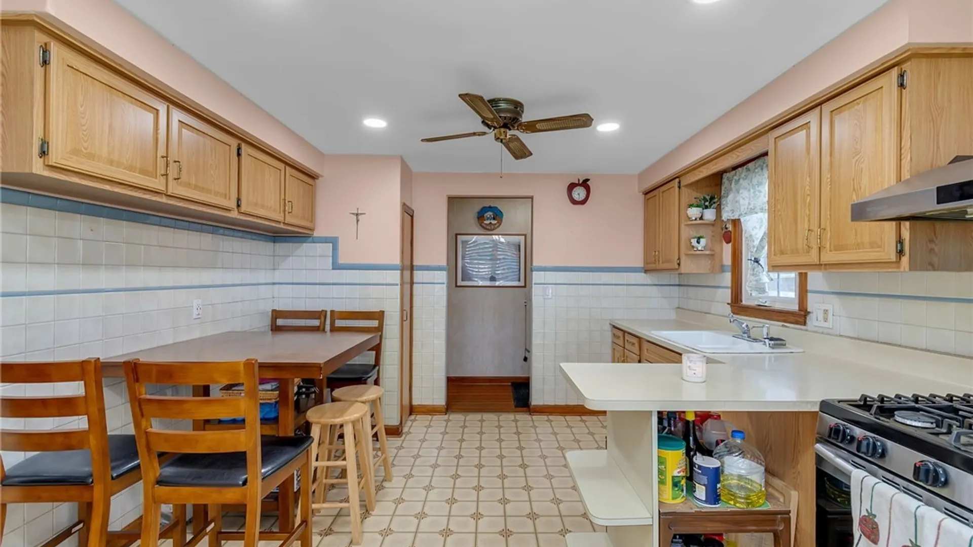 Property at 138 Mcnaughton Avenue, Cheektowaga, NY 14225 2