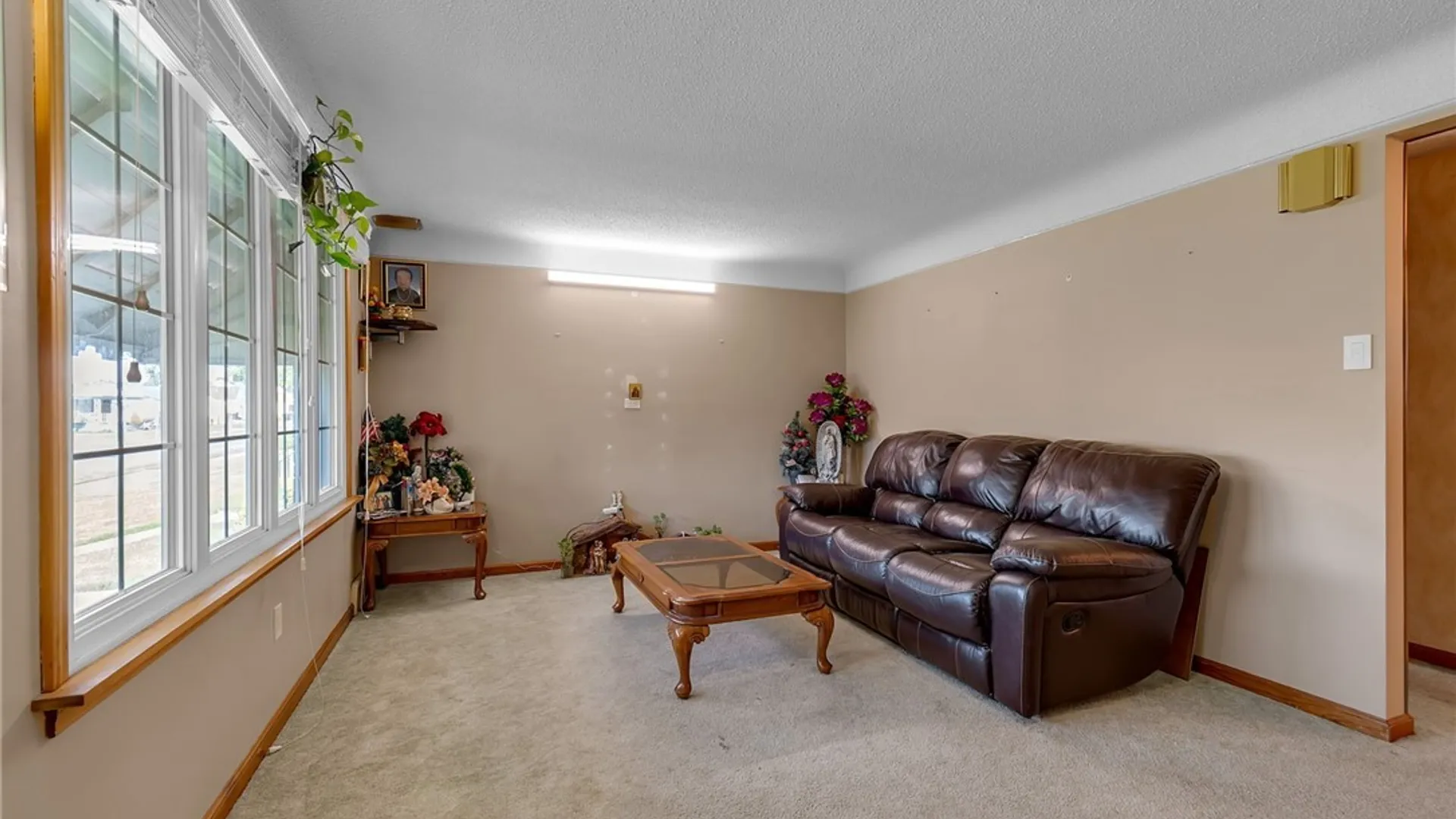 Property at 138 Mcnaughton Avenue, Cheektowaga, NY 14225 6