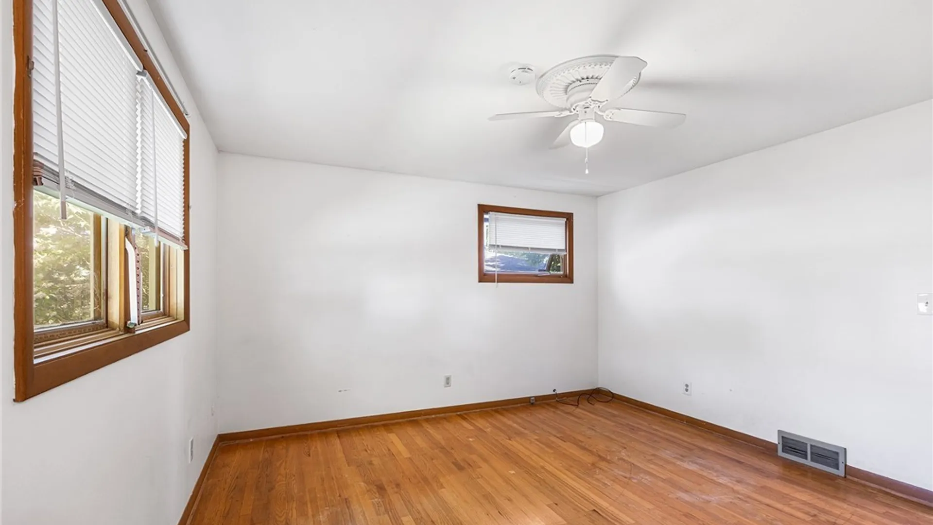 Property at 1500 Salt Springs Road, Syracuse, NY 13214 17