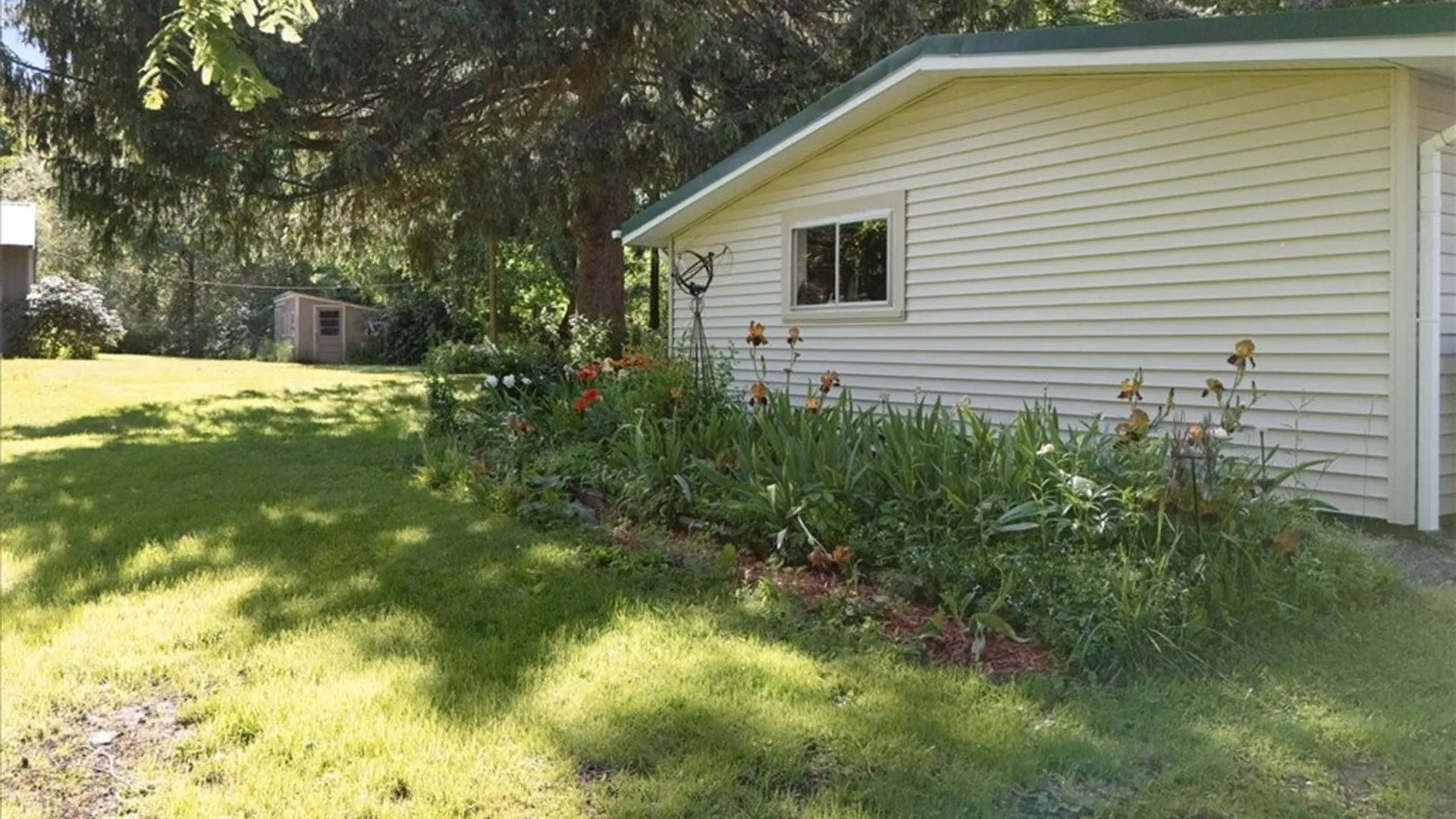 Property at 6789 Maple Avenue, Sodus, NY 14551 4