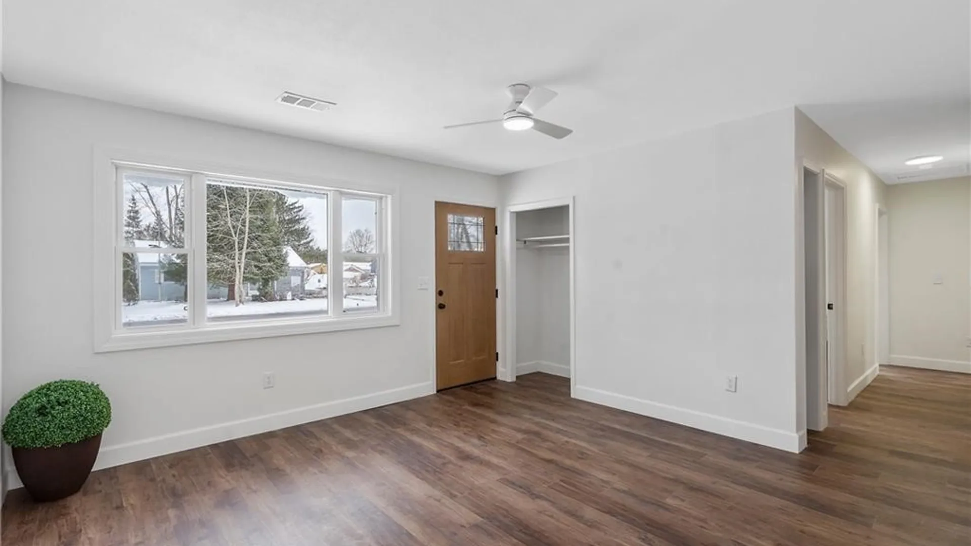 Property at 7891 Areopagitica Avenue, Cicero, NY 13030 5