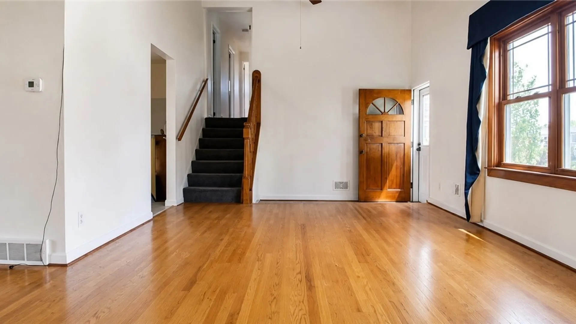 Property at 1895 Bruce Lane, Grand Island, NY 14072 4