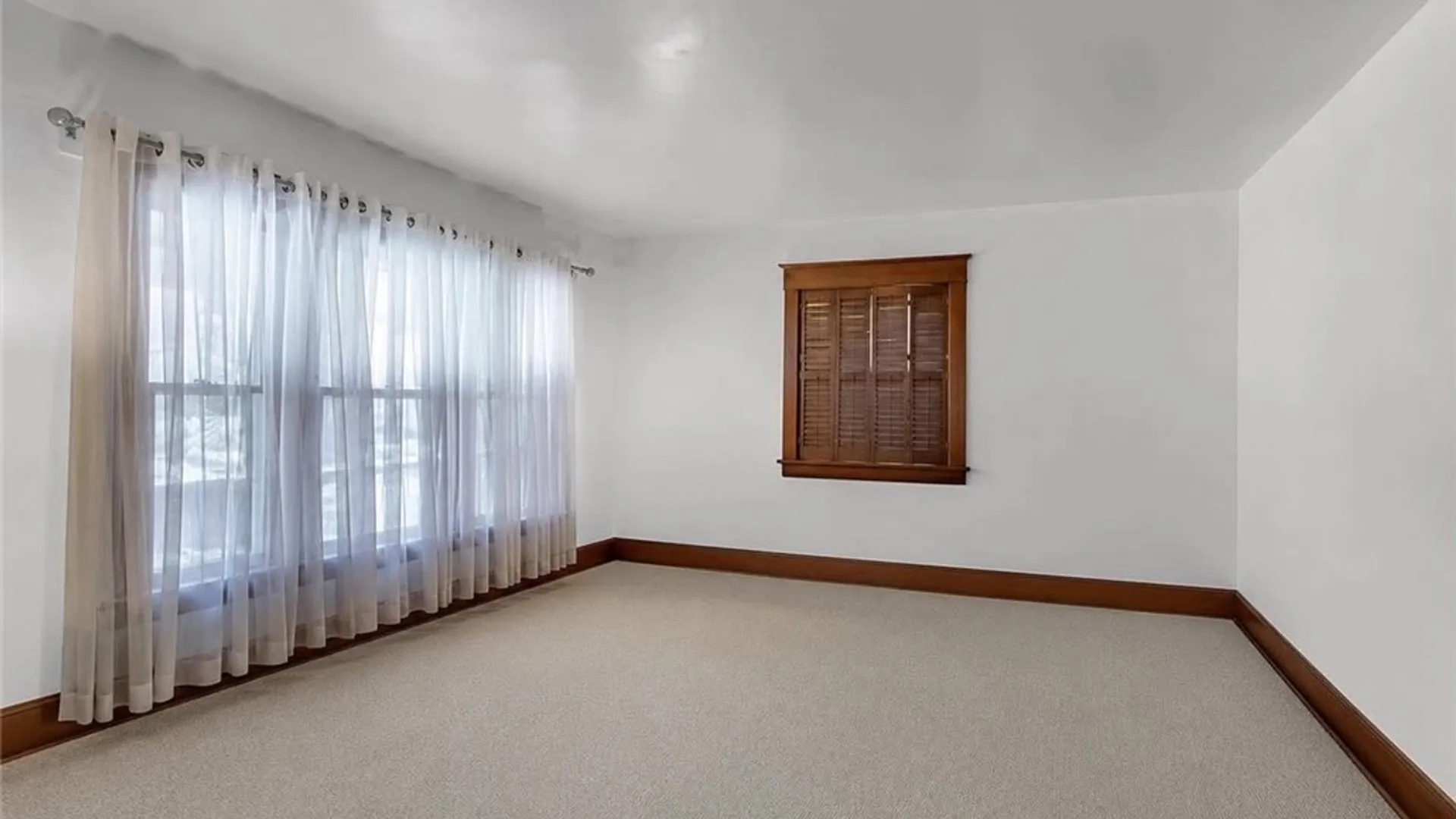 Property at 2830 Macklem Avenue, Niagara Falls, NY 14305 9