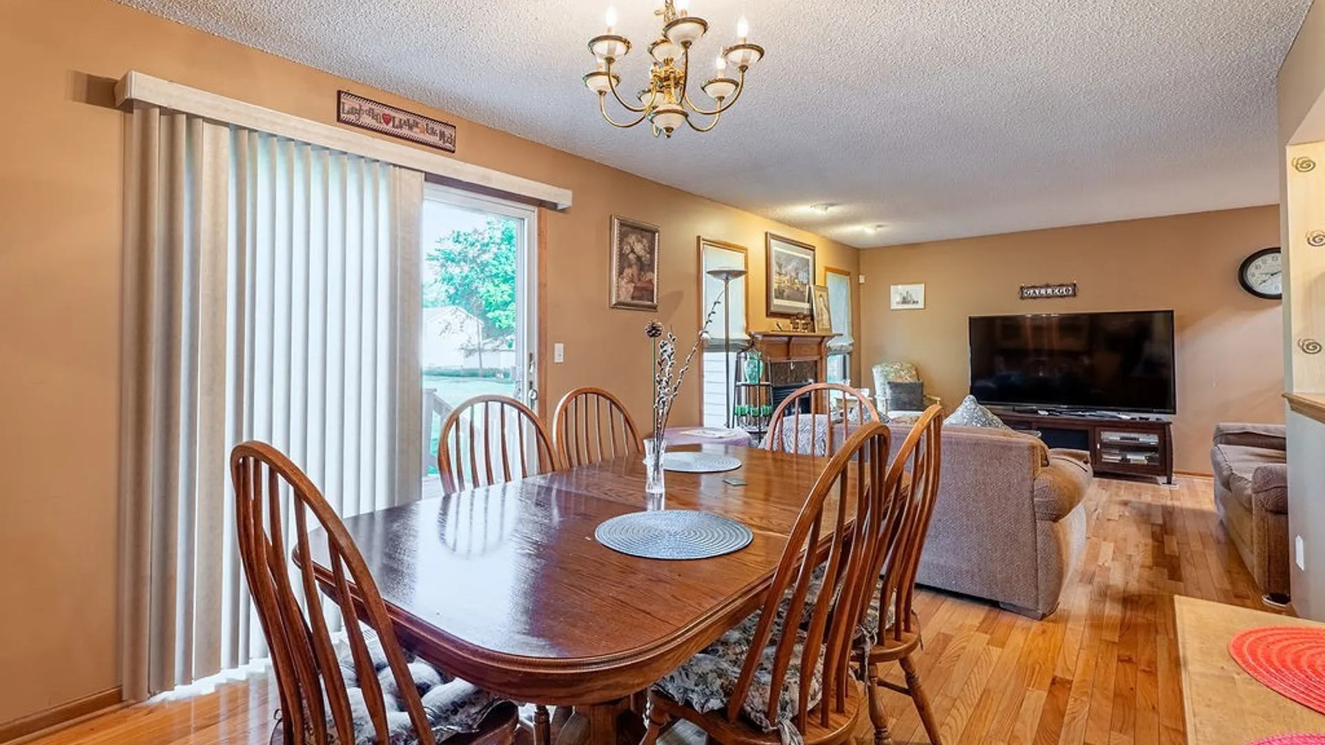 Property at 12 Pineview Court, West Seneca, NY 14224 12
