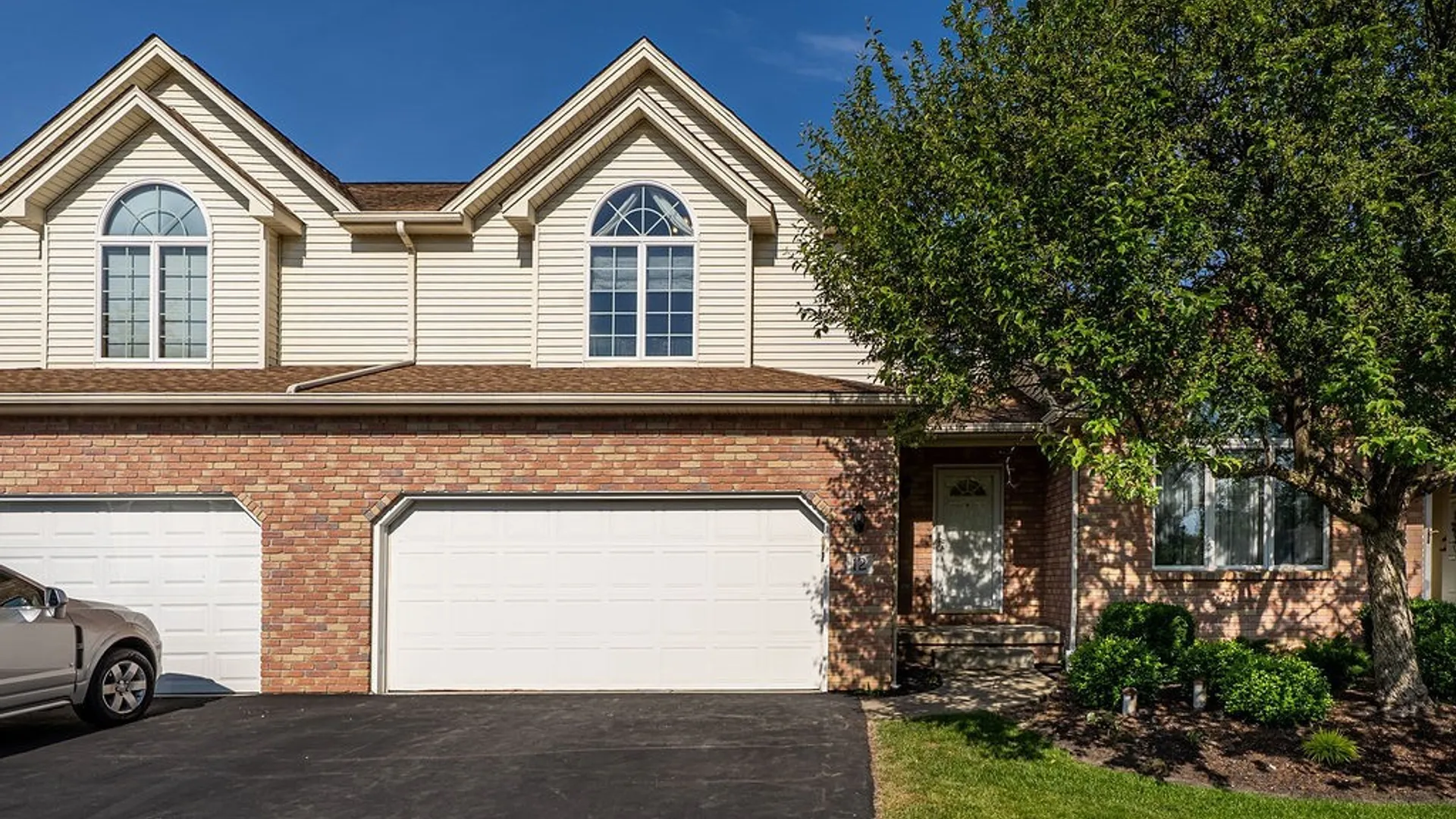 Property at 12 Pineview Court, West Seneca, NY 14224 2