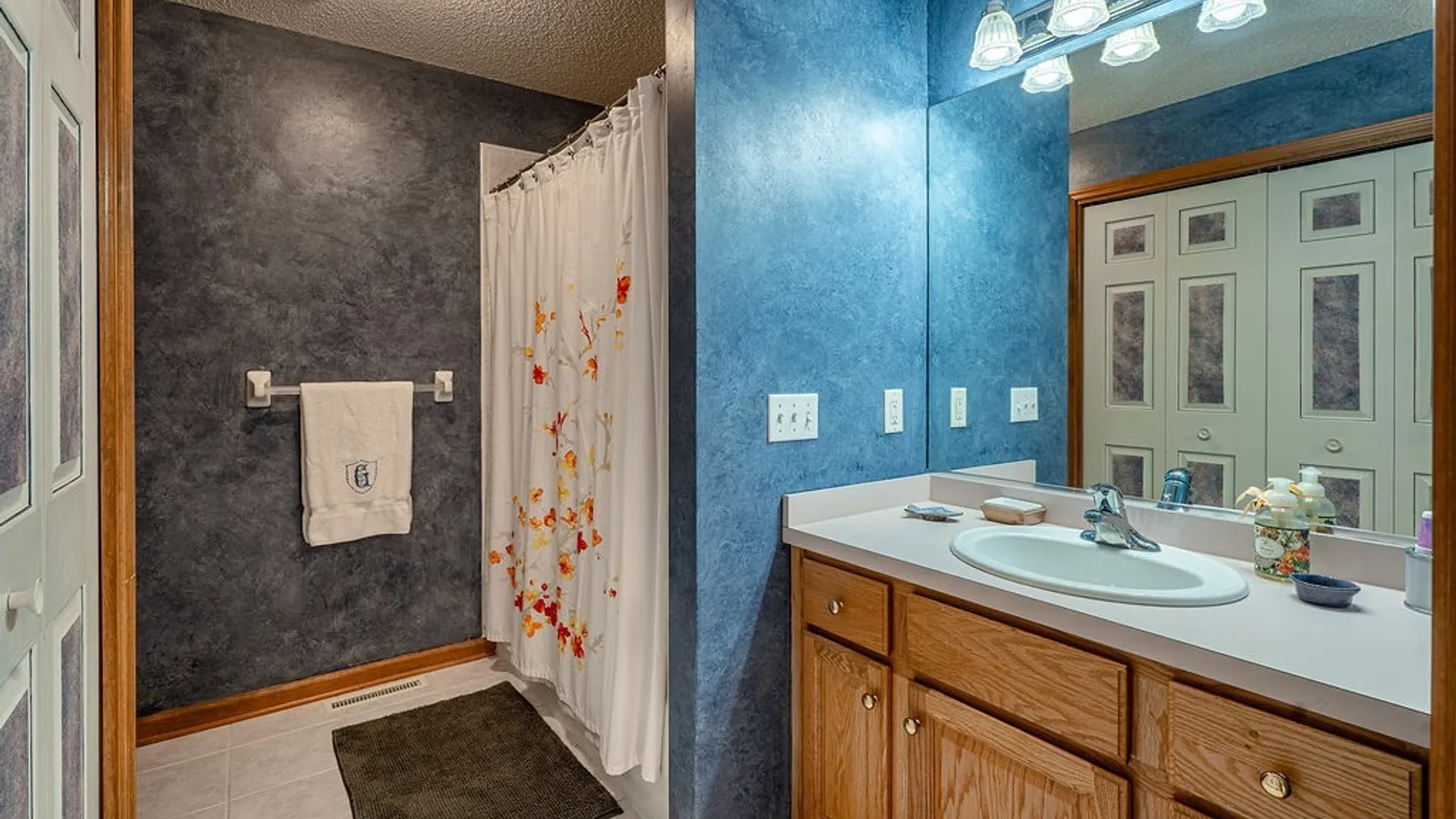 Property at 12 Pineview Court, West Seneca, NY 14224 23