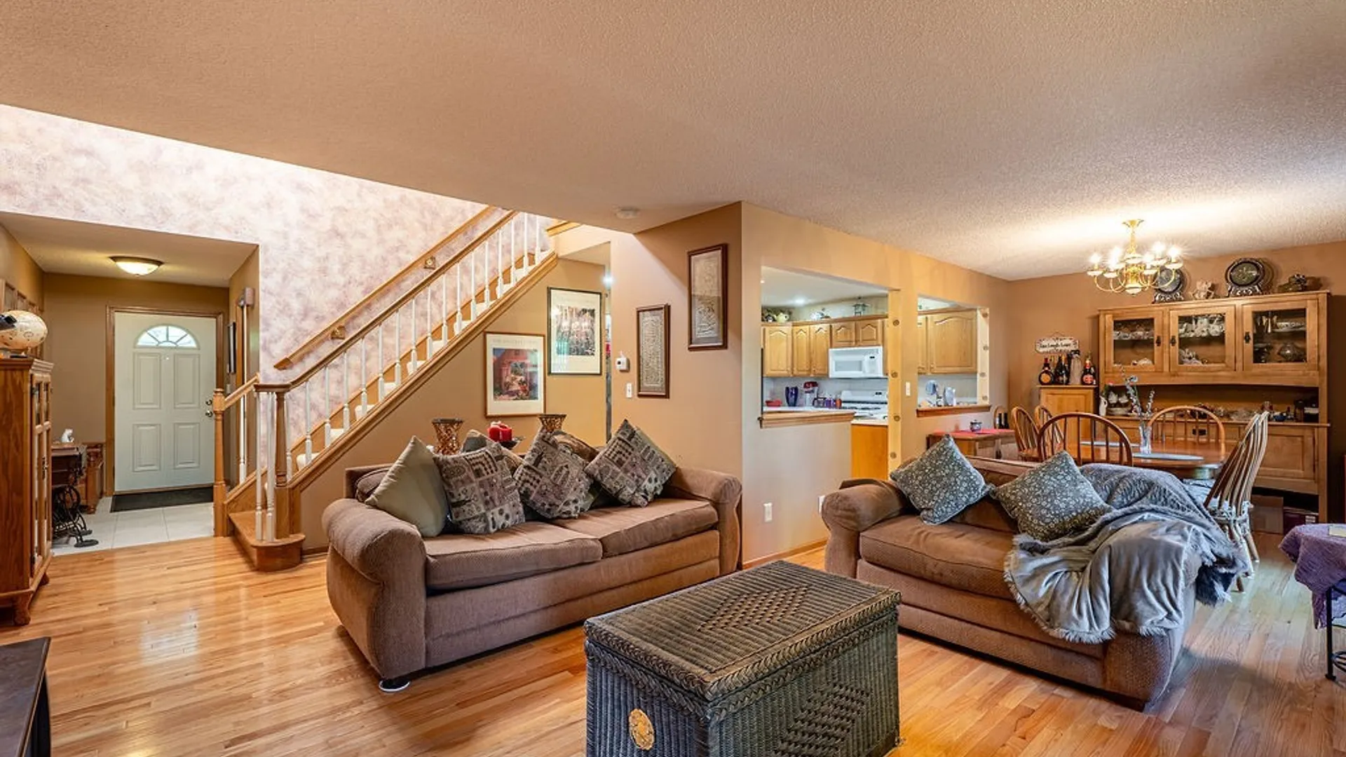 Property at 12 Pineview Court, West Seneca, NY 14224 7
