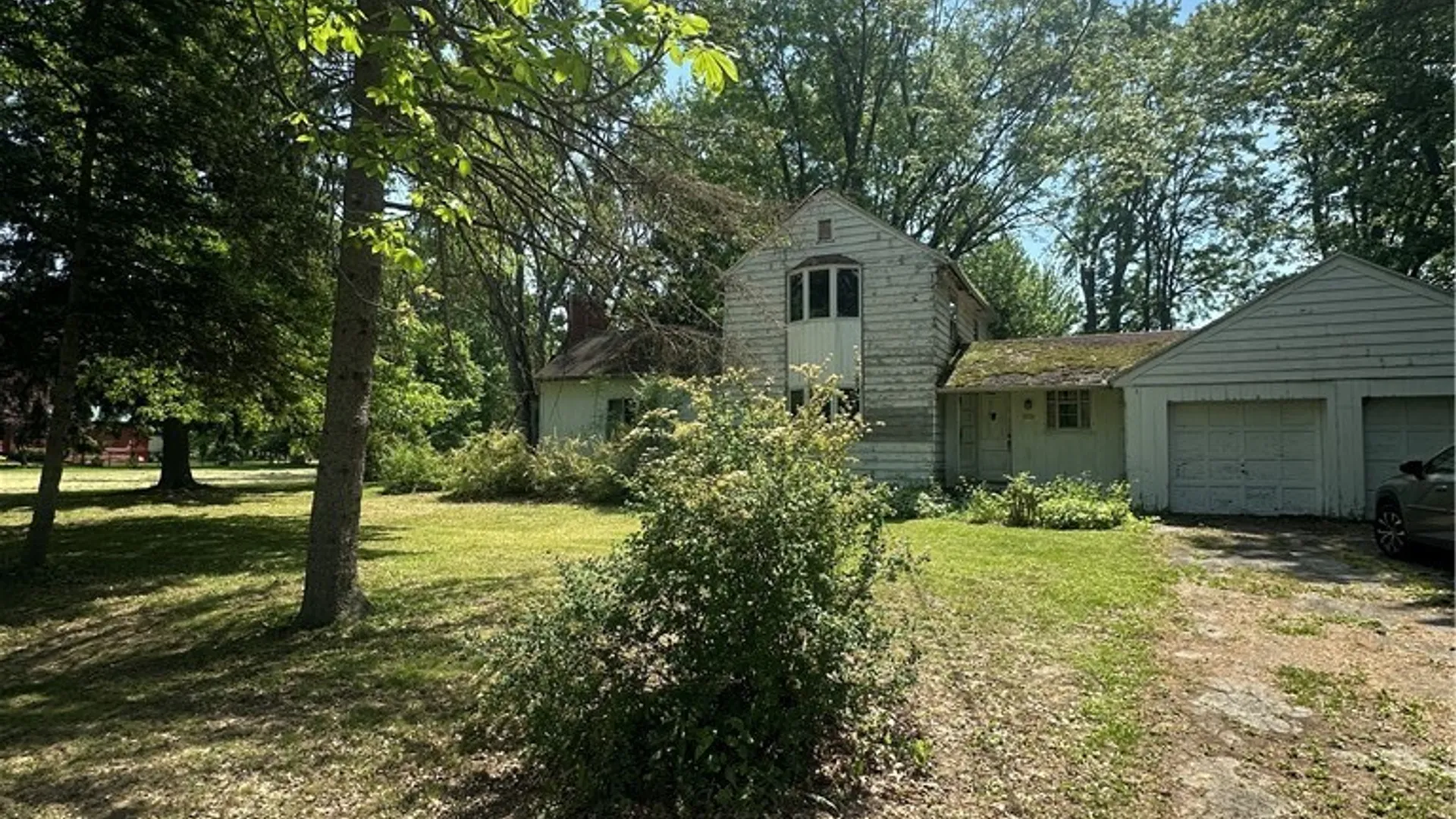 Property at 3331 S Creek Road, Hamburg, NY 14075 2