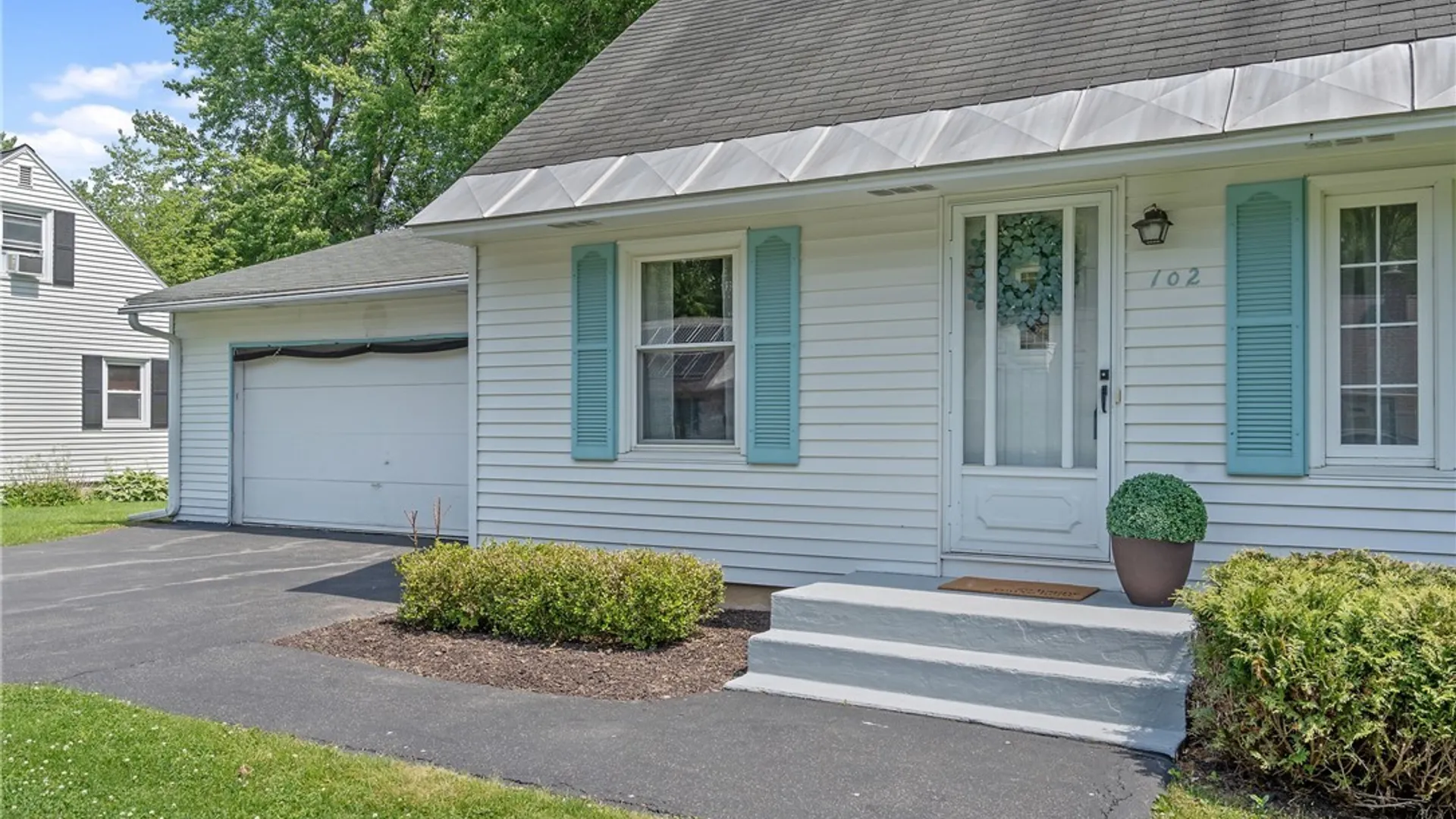 Property at 102 Juanita Drive, Salina, NY 13090 2