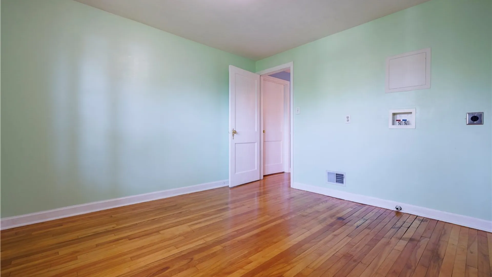 Property at 634 Mertens Avenue, Syracuse, NY 13203 32