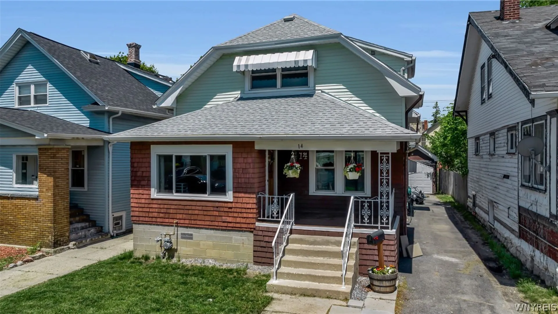 Property at 14 Donaldson Road, Buffalo, NY 14208 2