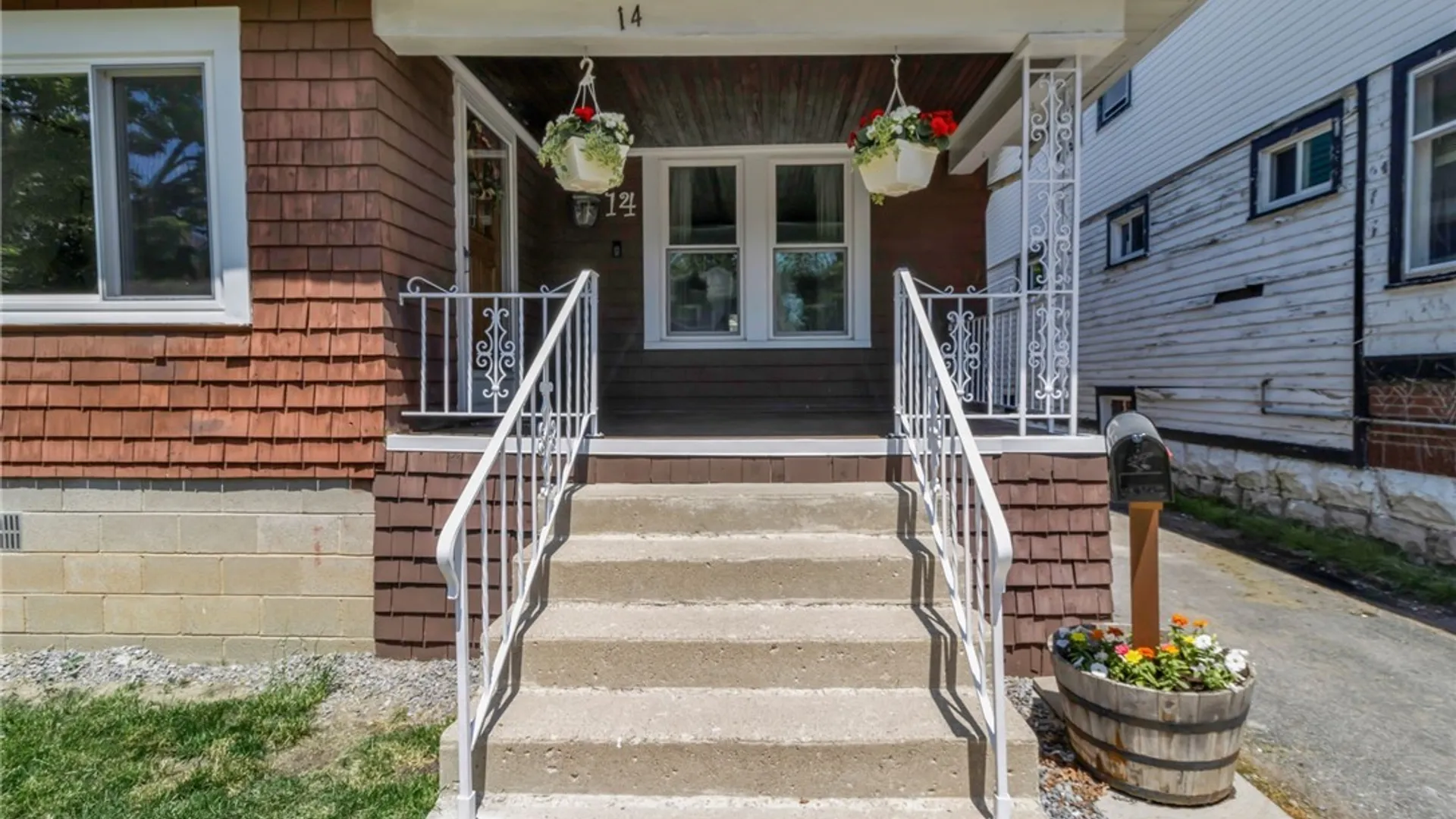 Property at 14 Donaldson Road, Buffalo, NY 14208 3