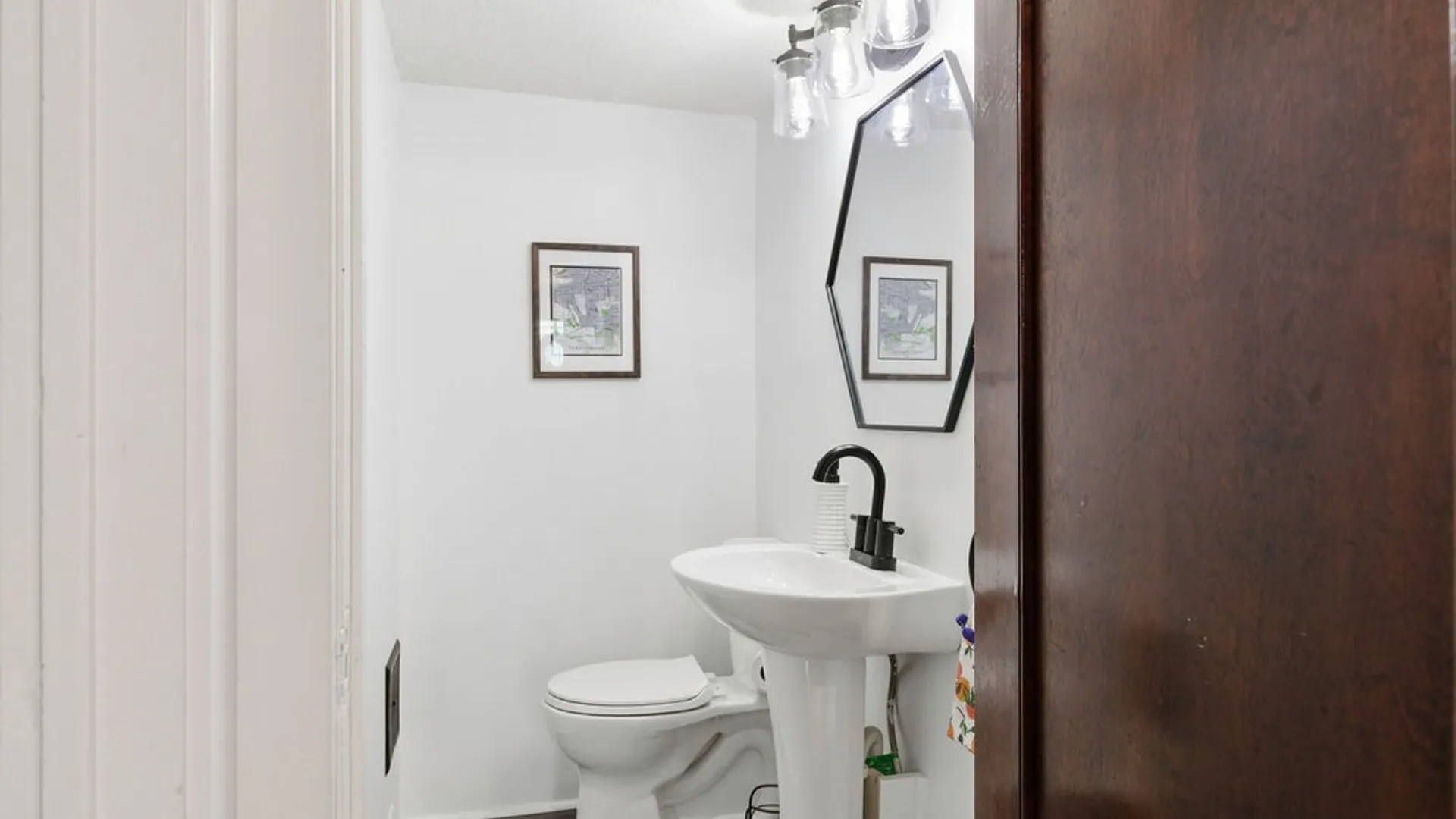 Property at 608 Charmouth Drive, Syracuse, NY 13207 30