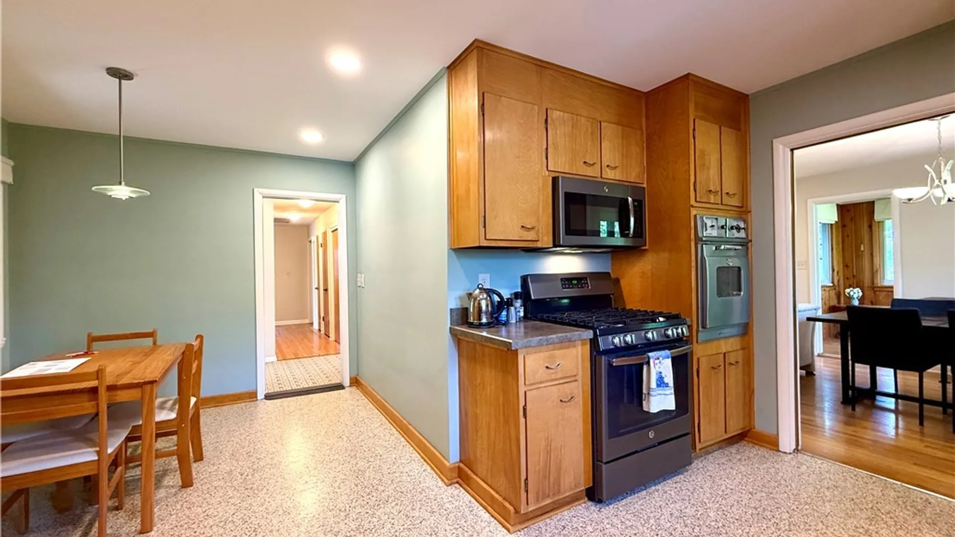 Property at 146 Edgehill Road, Syracuse, NY 13224 18