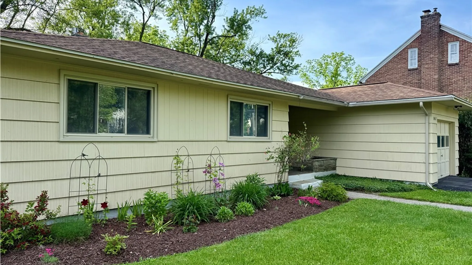 Property at 146 Edgehill Road, Syracuse, NY 13224 3
