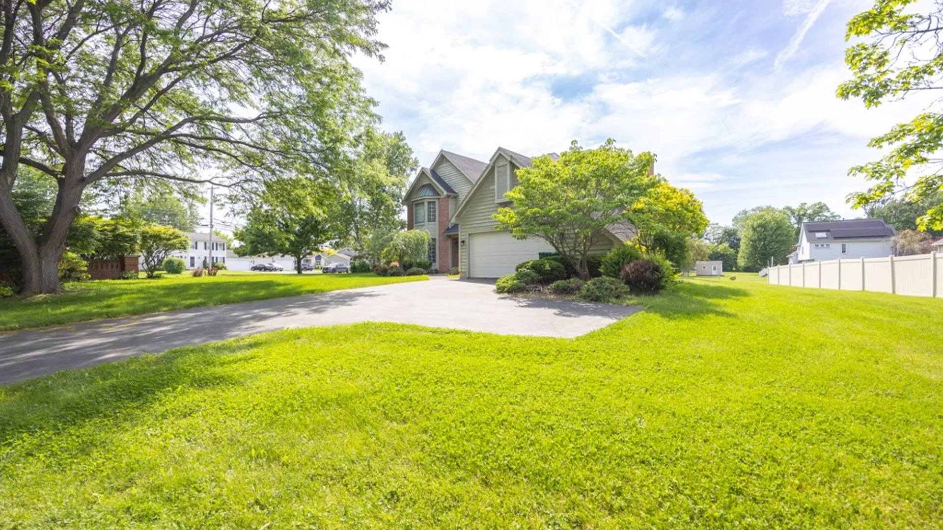 Property at 23 Wakecliffe Drive, Greece, NY 14616 3