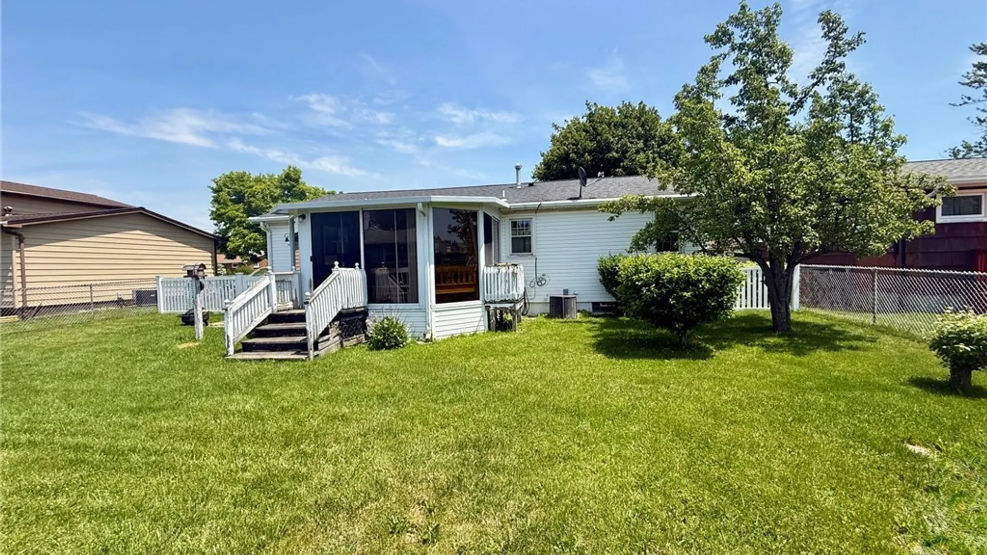 Property at 1376 101st Street, Niagara Falls, NY 14304 4