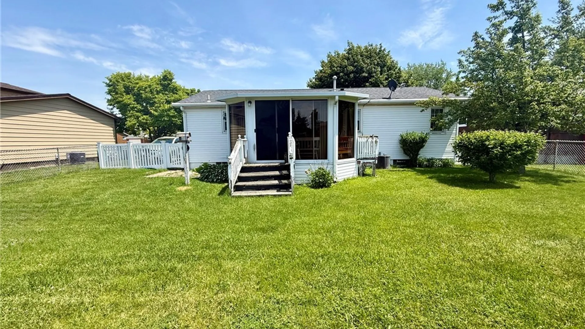 Property at 1376 101st Street, Niagara Falls, NY 14304 5